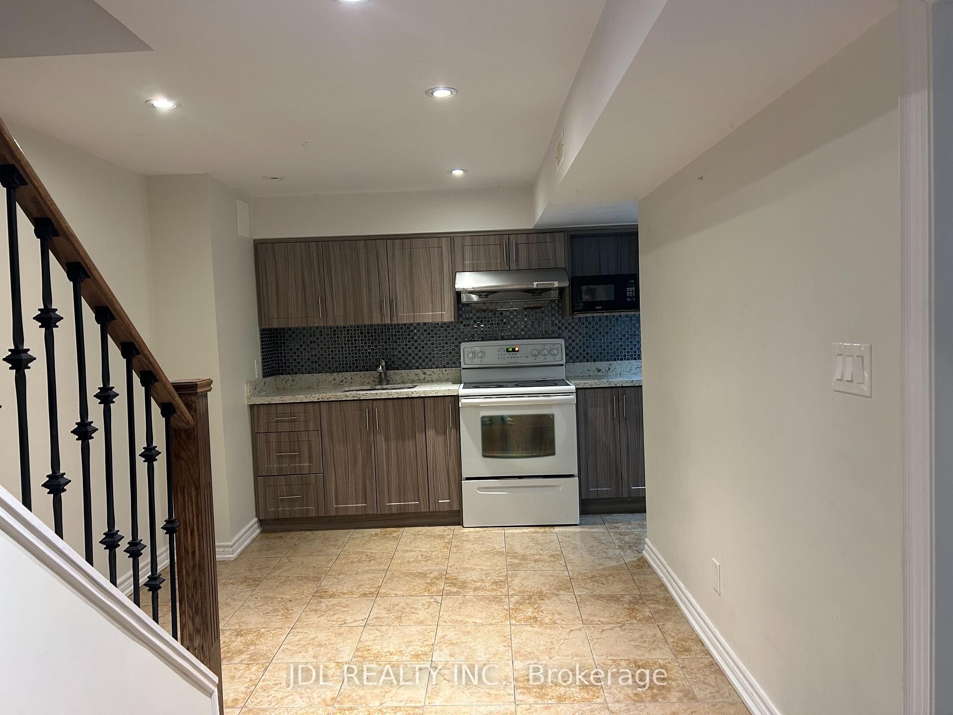 Photo 7 of Unit two-bedroom unit bsmt, 36 Bendamere Cres, Markham, Buttonville — HOMEH