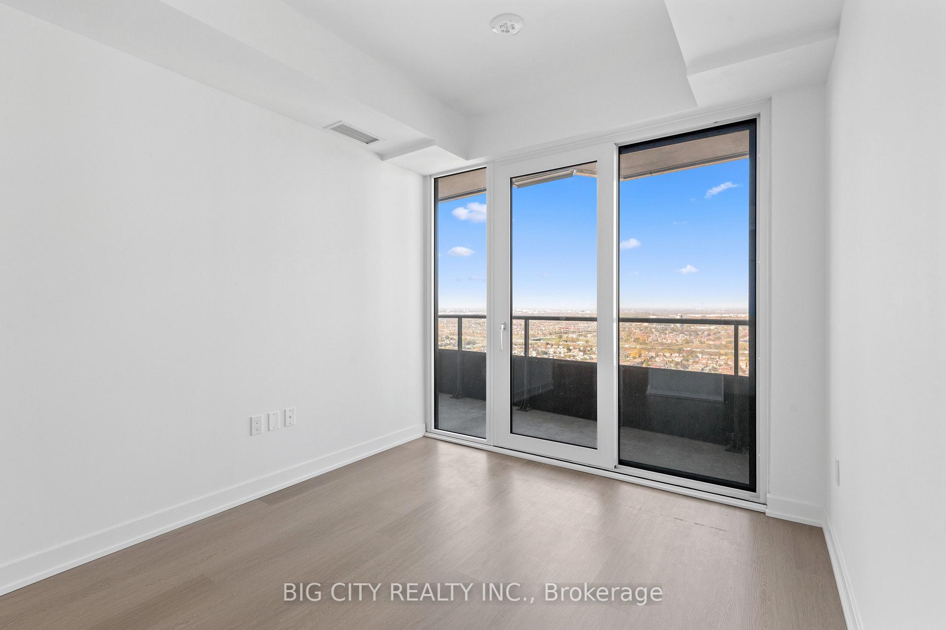 Photo 7 of Unit 3003, 448 Burnhamthrope Road W, Mississauga, City Centre — HOMEH