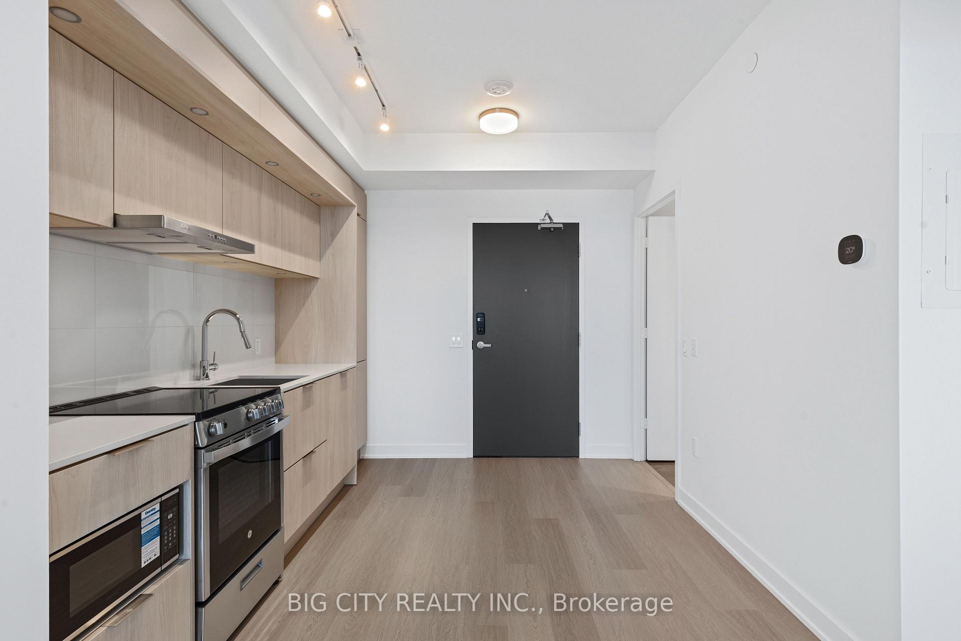 Photo 8 of Unit 3003, 448 Burnhamthrope Road W, Mississauga, City Centre — HOMEH