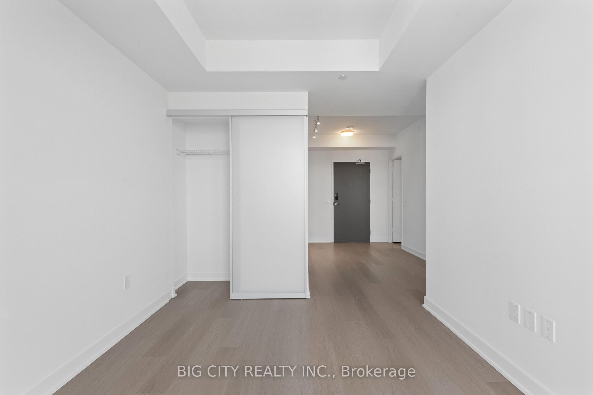 Photo 9 of Unit 3003, 448 Burnhamthrope Road W, Mississauga, City Centre — HOMEH