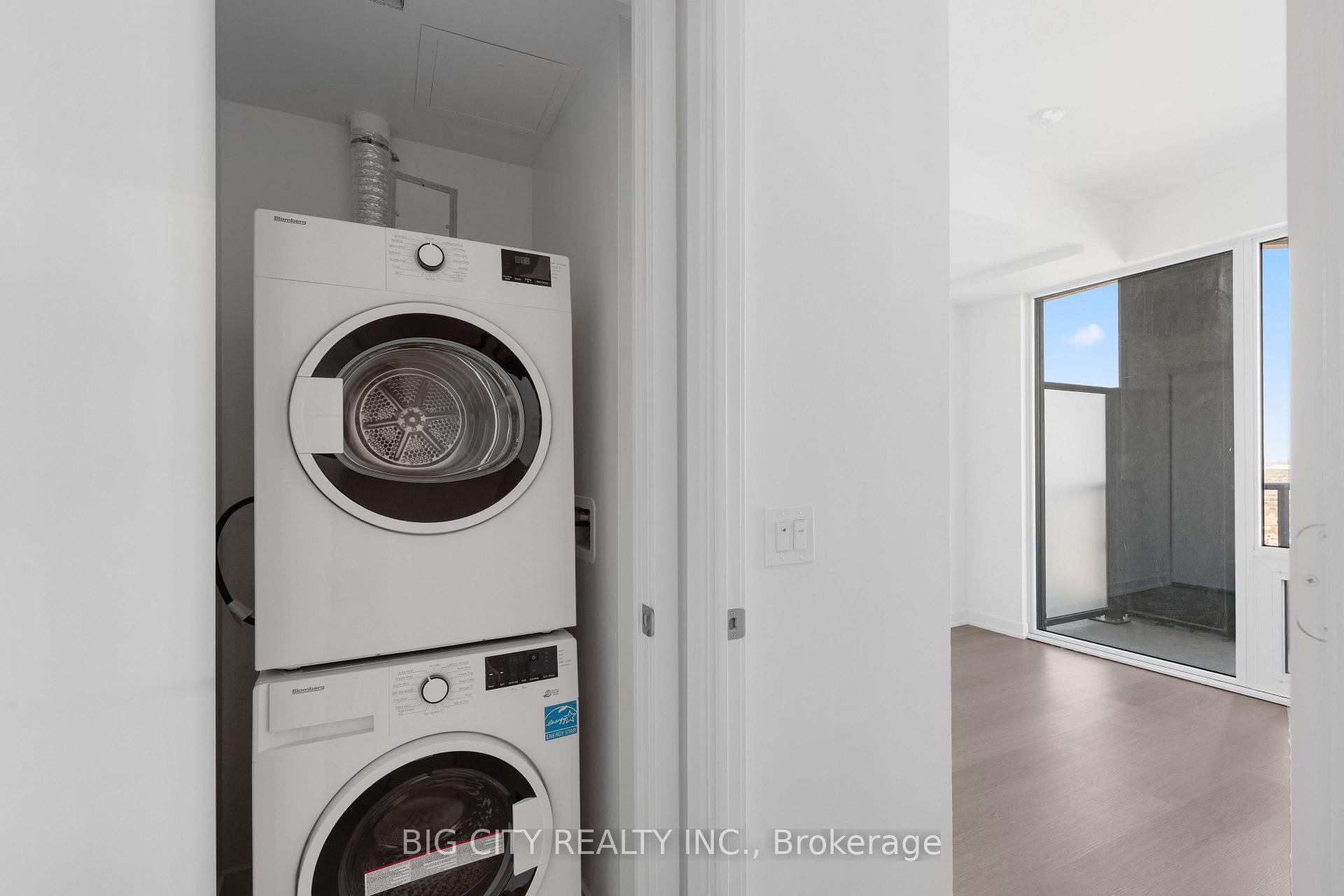 Photo 11 of Unit 3003, 448 Burnhamthrope Road W, Mississauga, City Centre — HOMEH