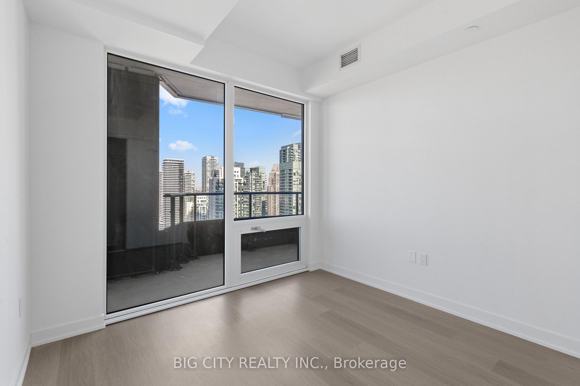 Photo 12 of Unit 3003, 448 Burnhamthrope Road W, Mississauga, City Centre — HOMEH