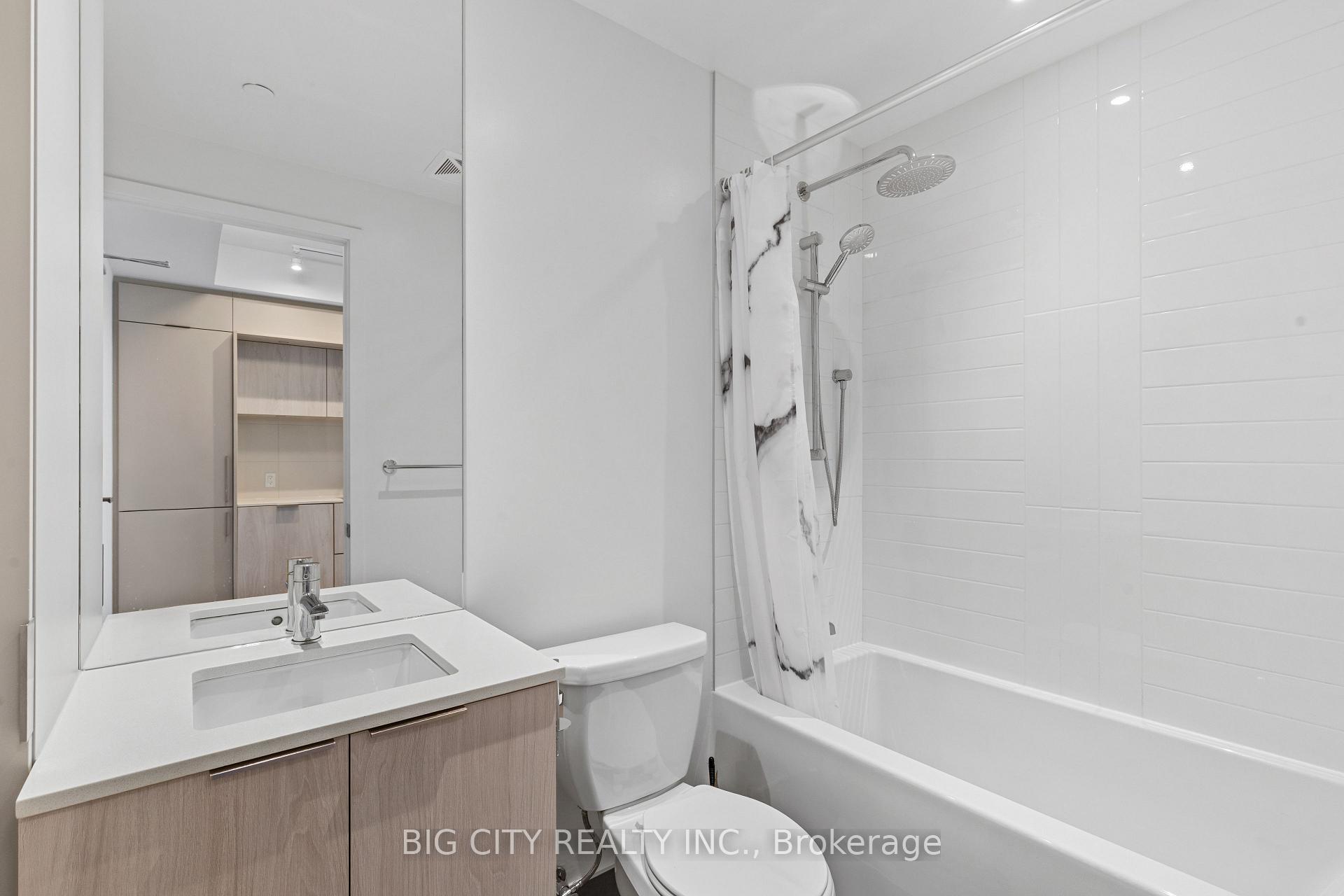 Photo 14 of Unit 3003, 448 Burnhamthrope Road W, Mississauga, City Centre — HOMEH