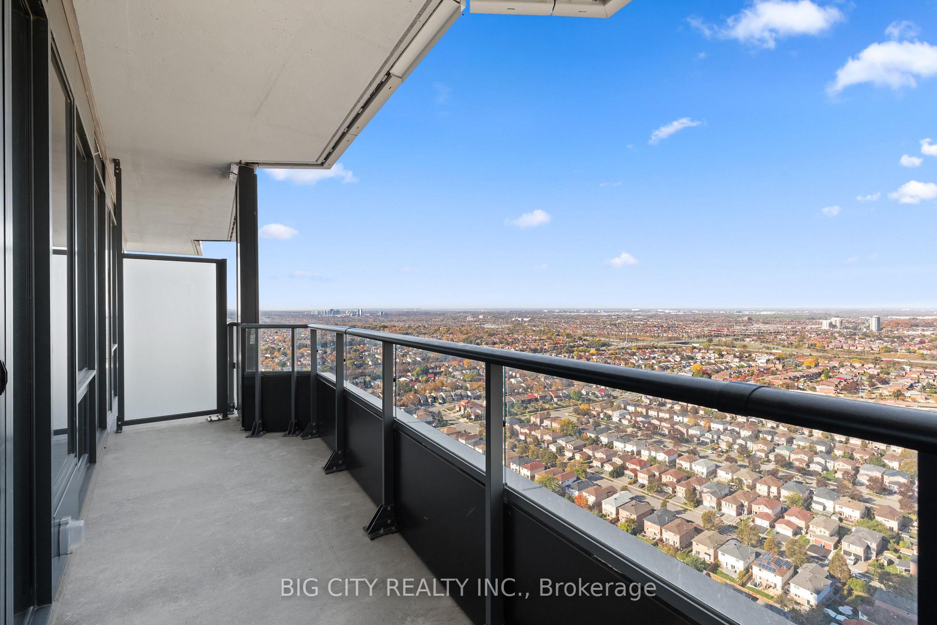 Photo 15 of Unit 3003, 448 Burnhamthrope Road W, Mississauga, City Centre — HOMEH