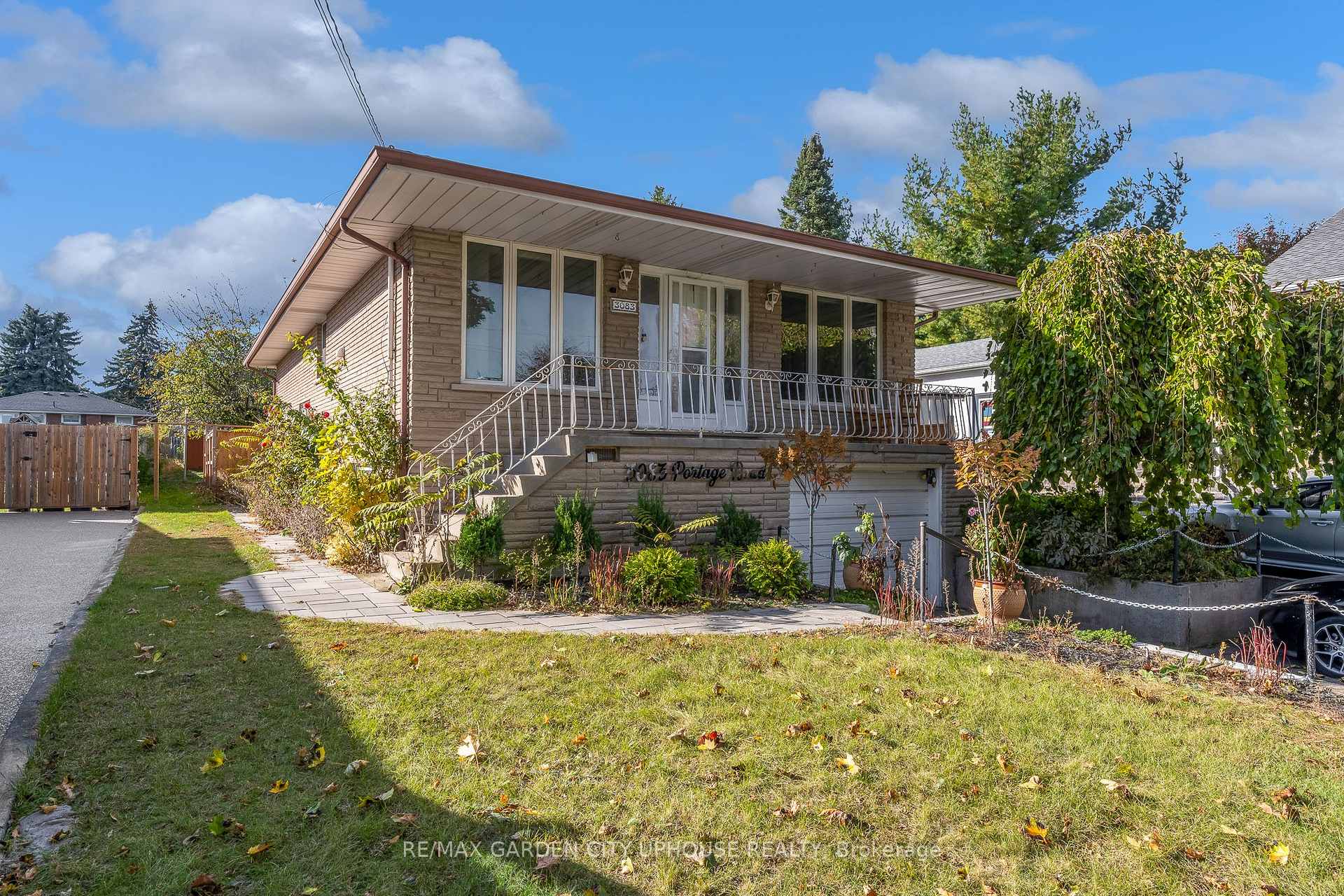 Front of Unit MAIN FLOOR, 3083 Portage Road