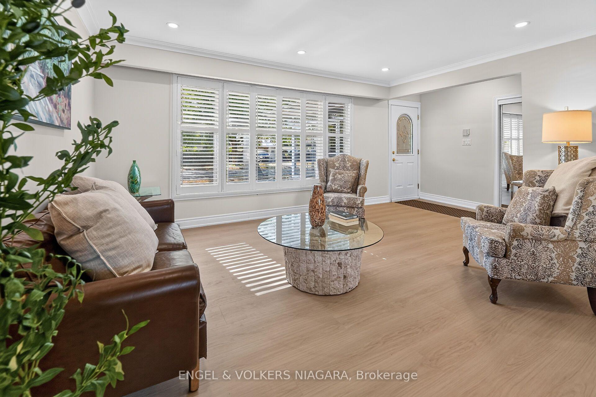 Photo 6 of 6773 Crawford Street, Niagara Falls, Morrison — HOMEH