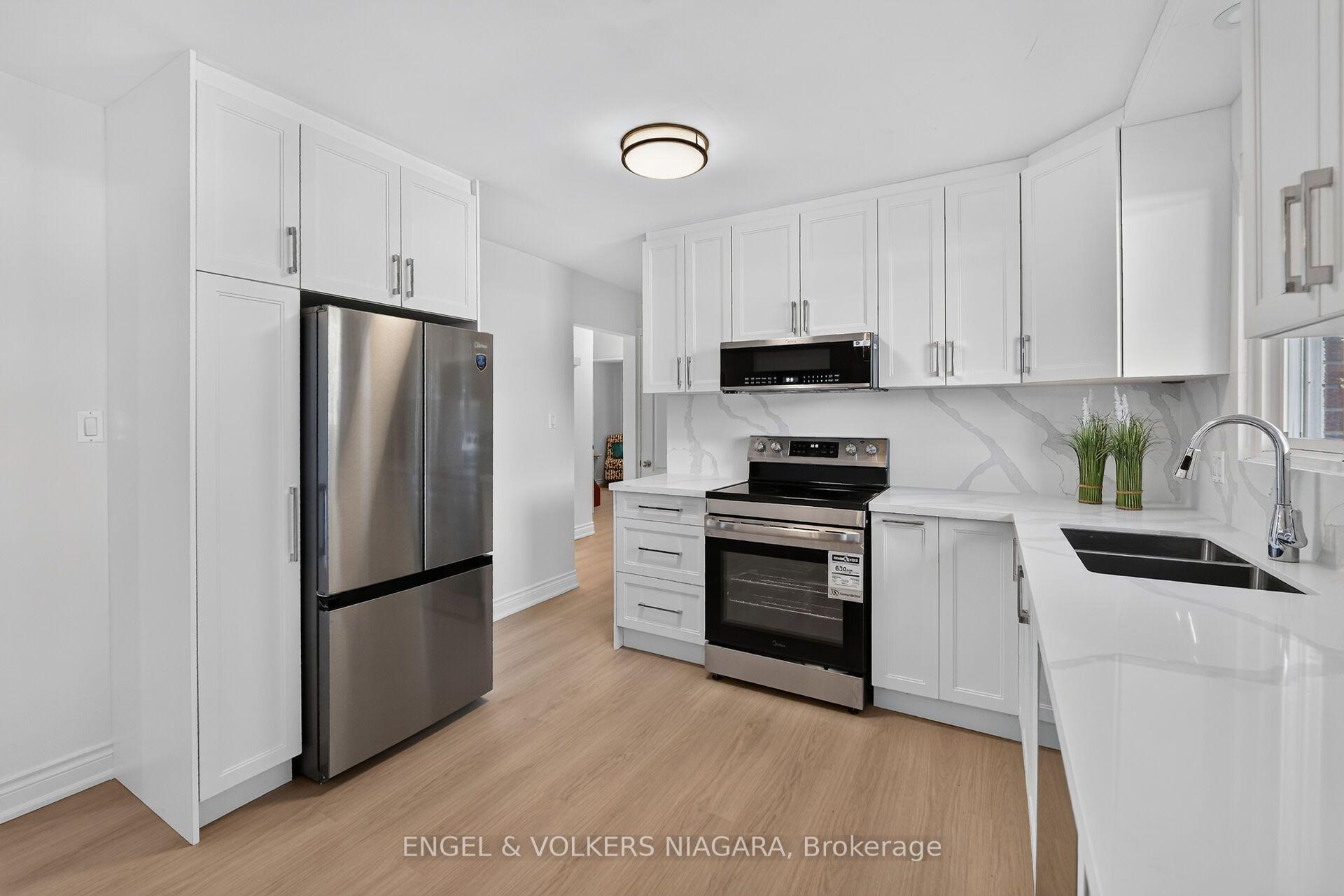 Photo 11 of 6773 Crawford Street, Niagara Falls, Morrison — HOMEH