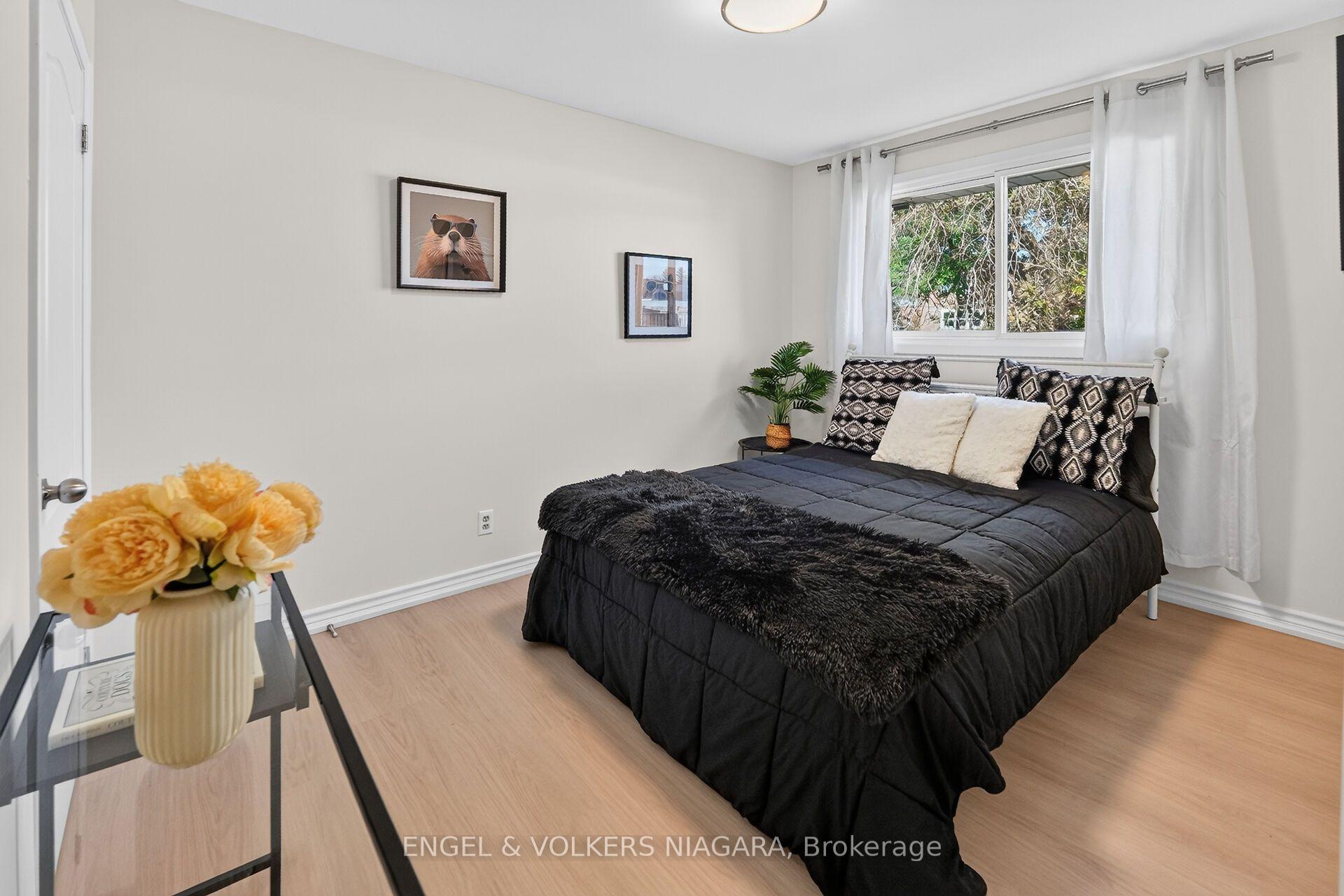 Photo 14 of 6773 Crawford Street, Niagara Falls, Morrison — HOMEH