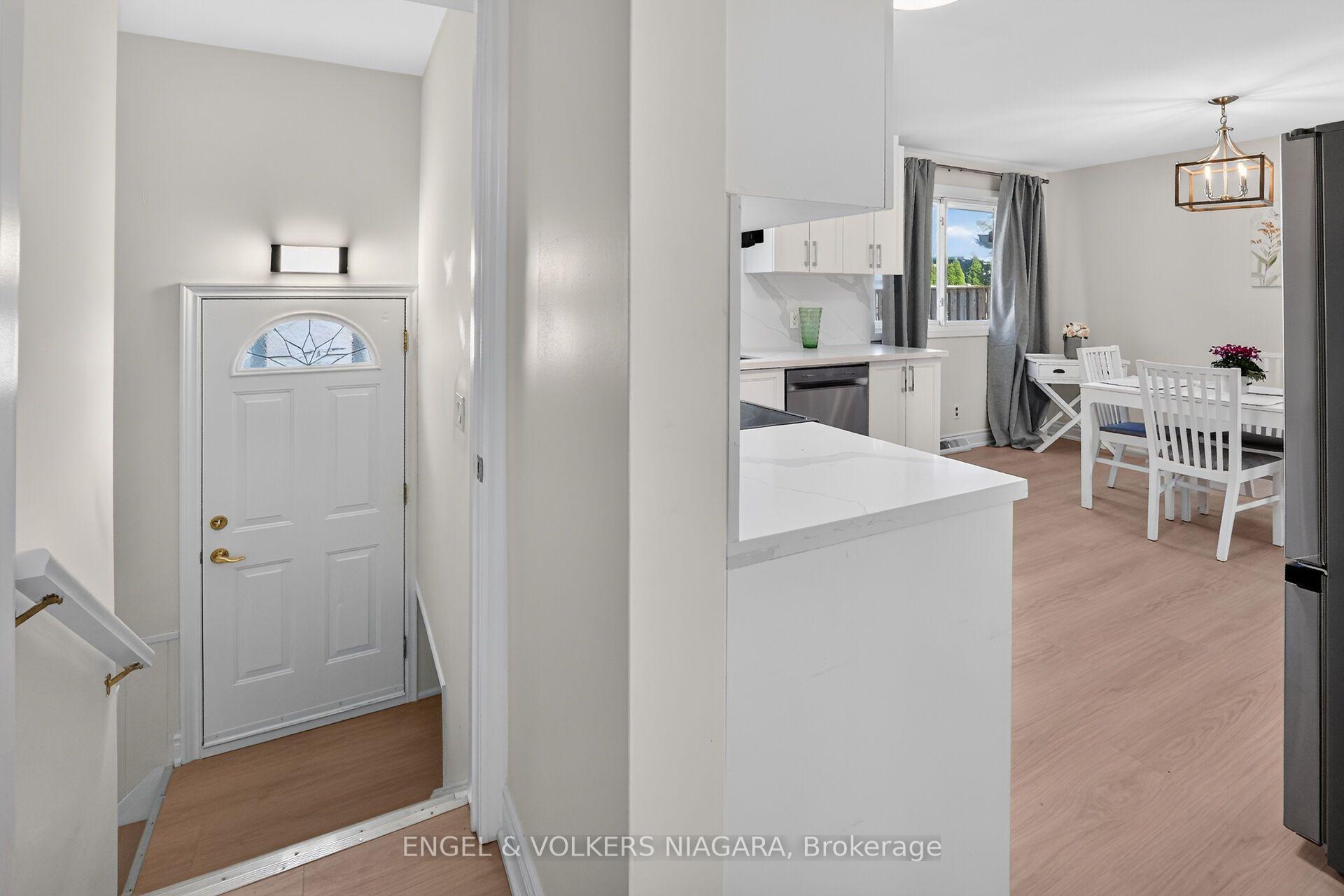 Photo 18 of 6773 Crawford Street, Niagara Falls, Morrison — HOMEH