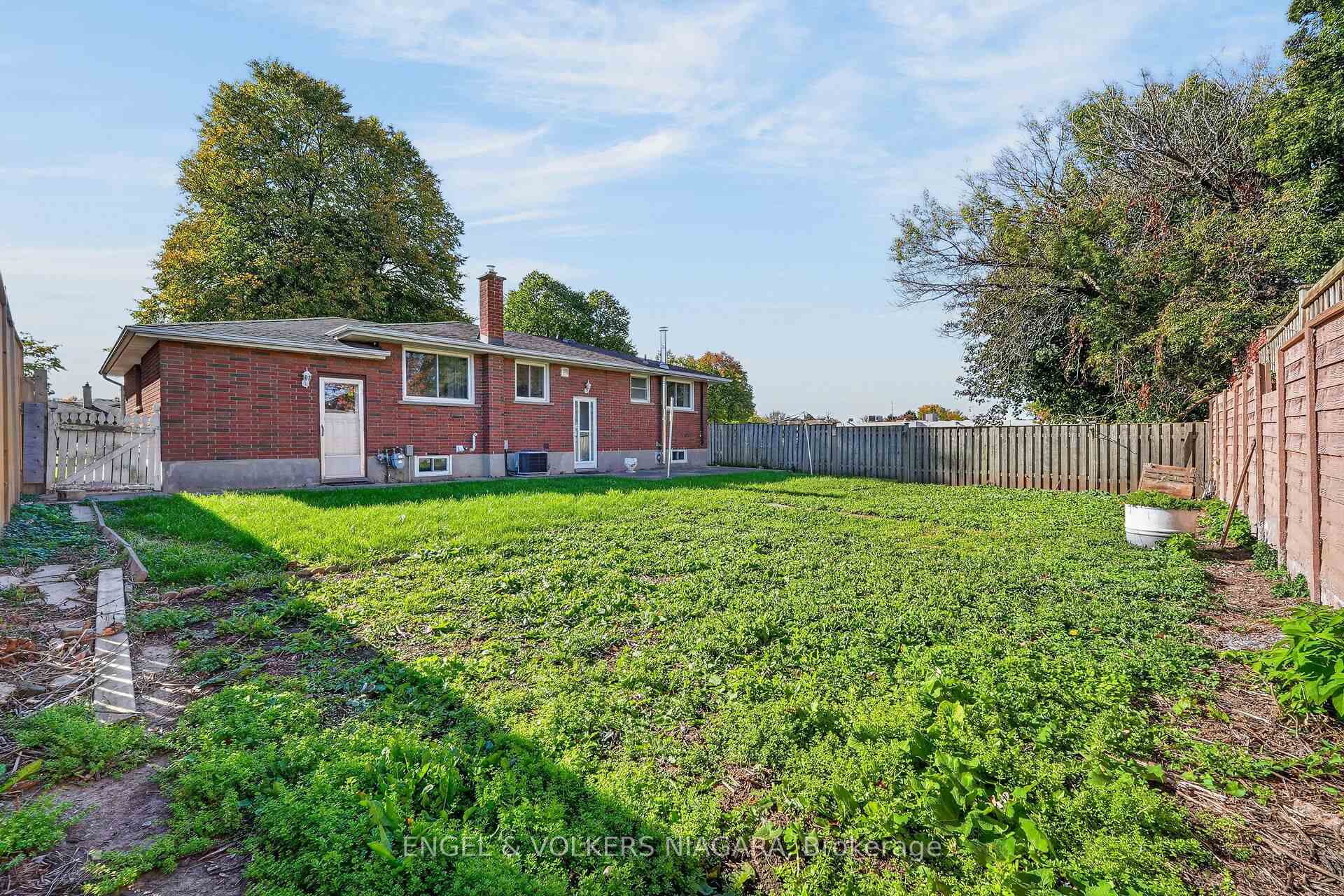 Photo 23 of 6773 Crawford Street, Niagara Falls, Morrison — HOMEH
