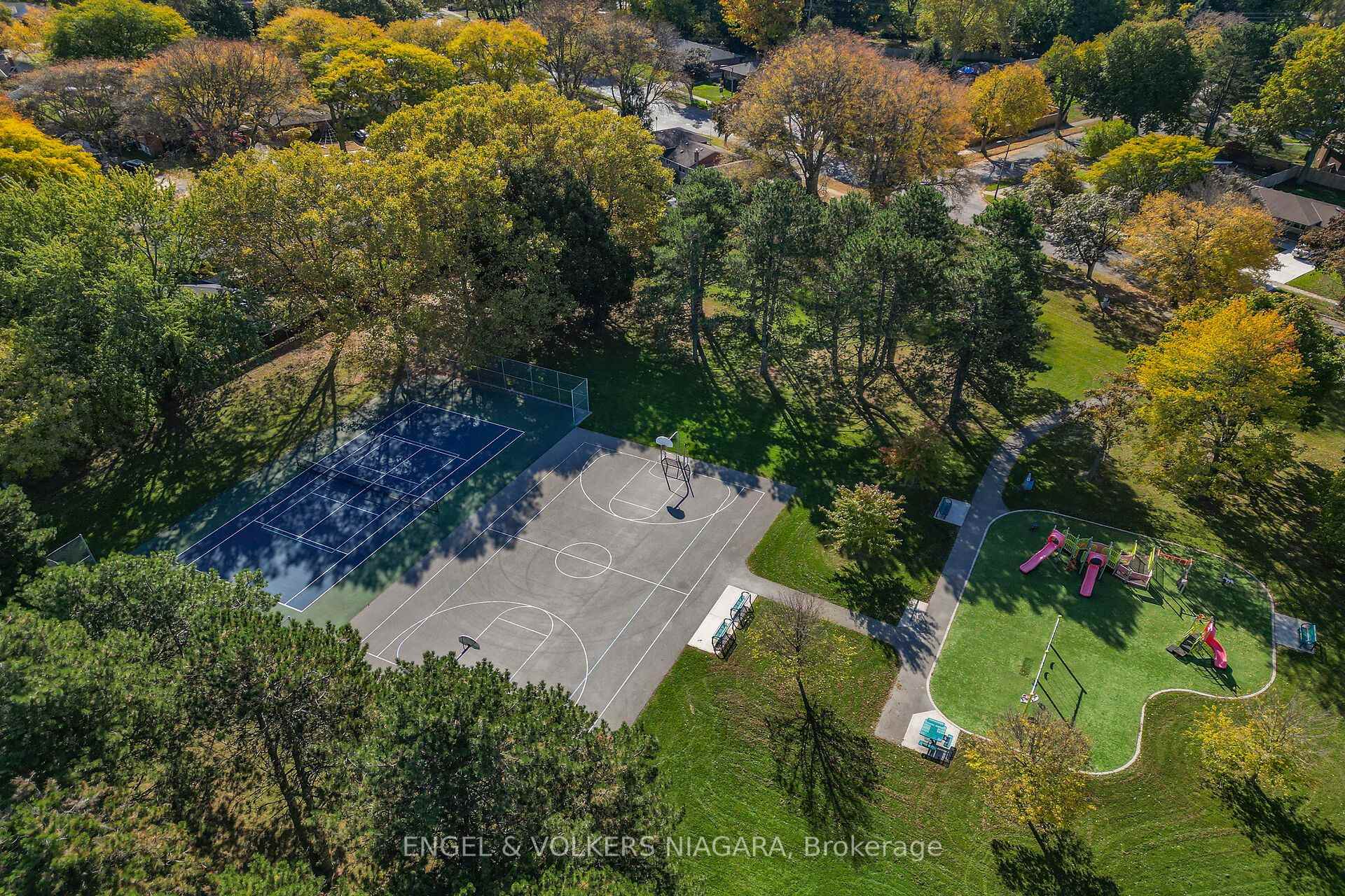 Photo 28 of 6773 Crawford Street, Niagara Falls, Morrison — HOMEH