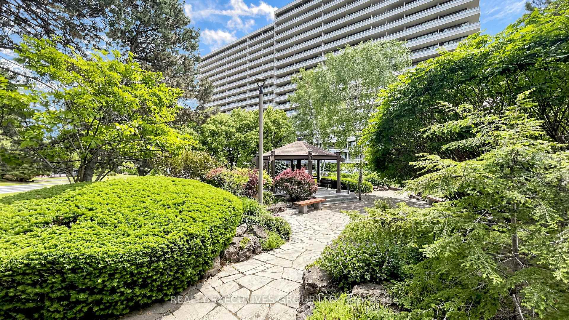 Photo 15 of Unit 1707, 8111 Yonge Street, Markham, Royal Orchard — HOMEH