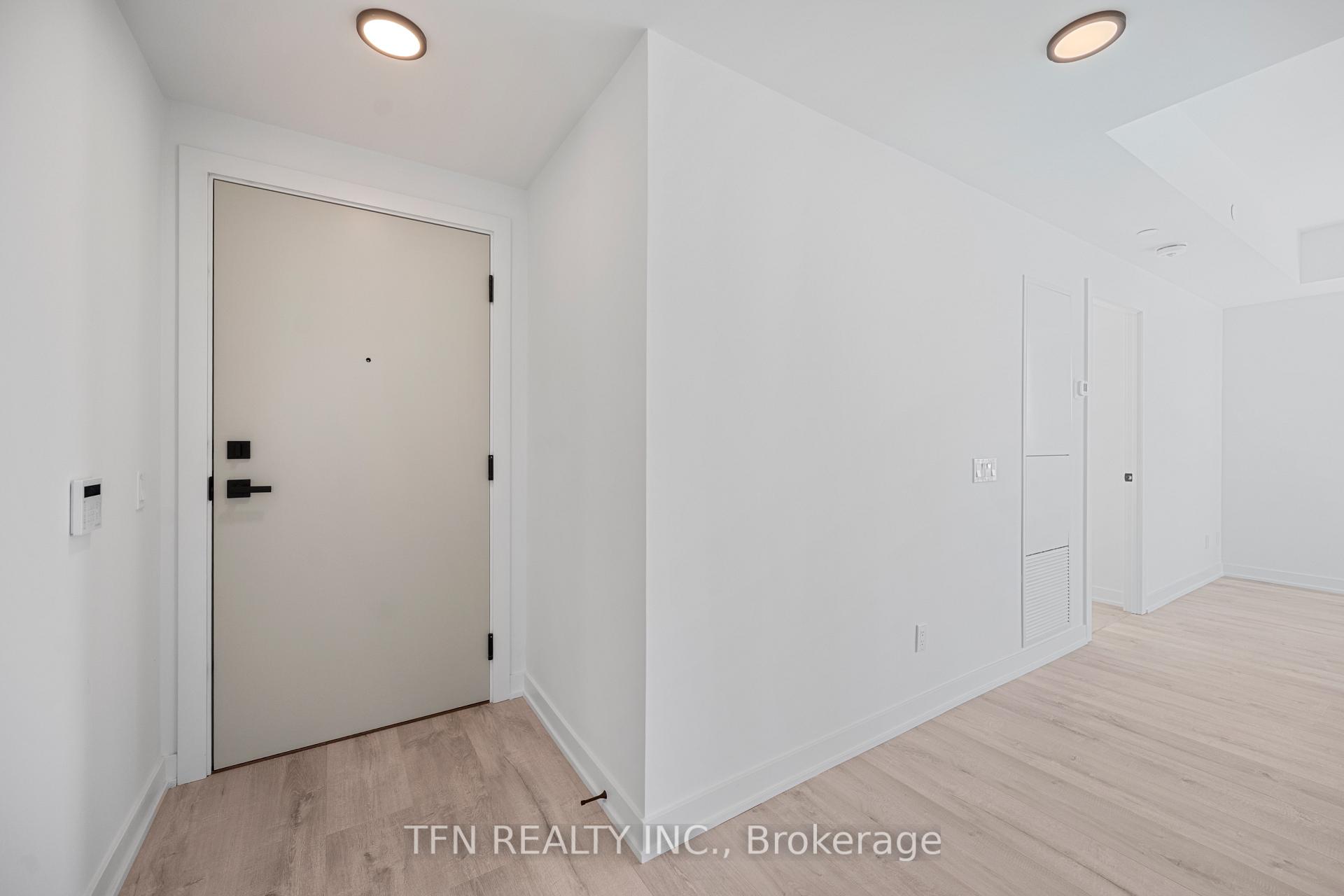 Photo of Unit 4305, 327 King Street W