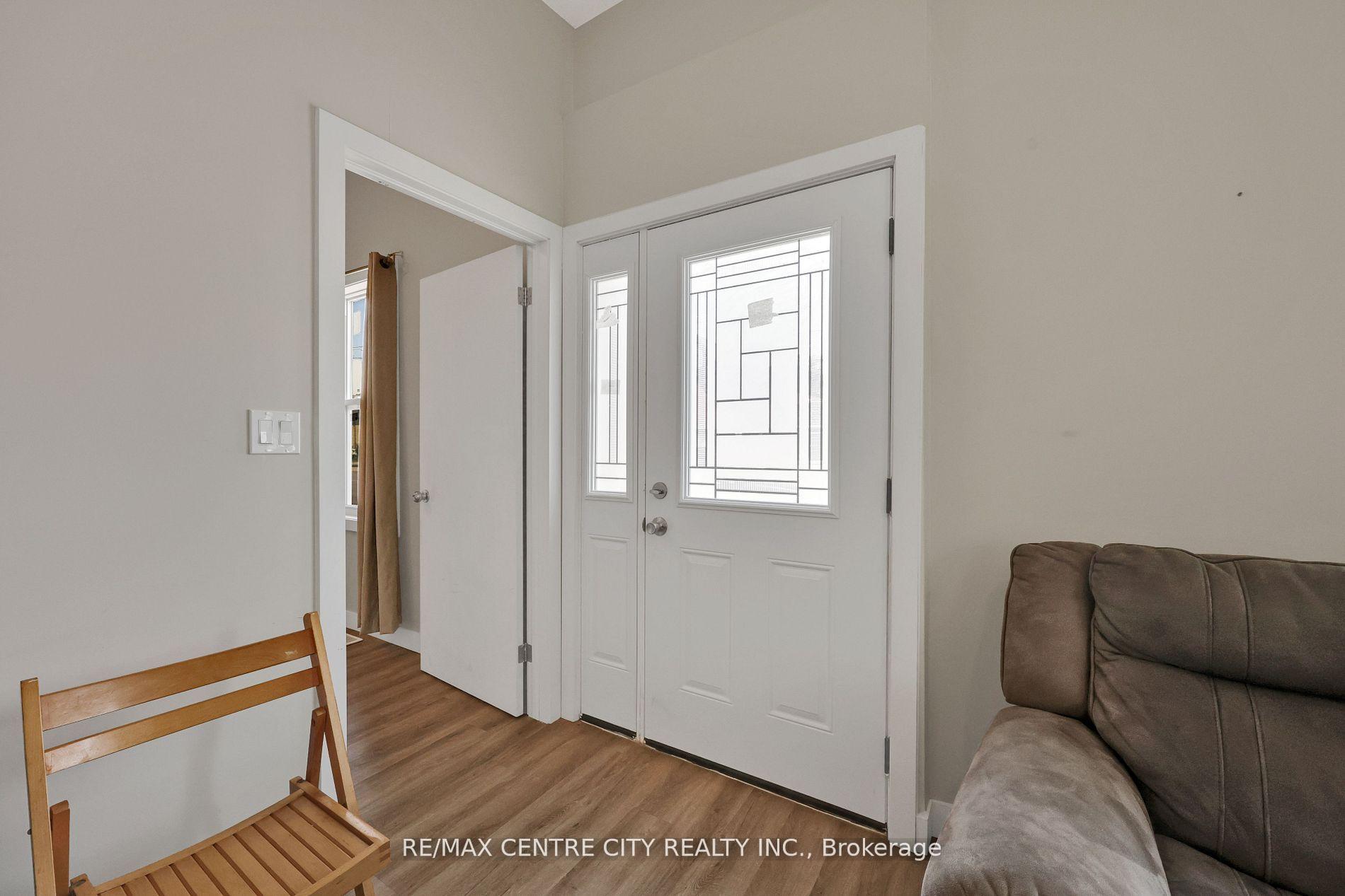 Photo 2 of 101 Hamilton Road, London, East K — HOMEH