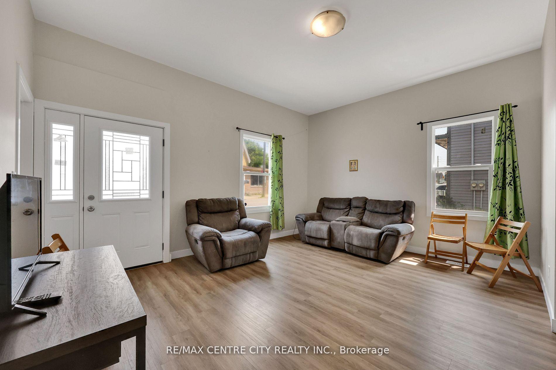 Photo 6 of 101 Hamilton Road, London, East K — HOMEH