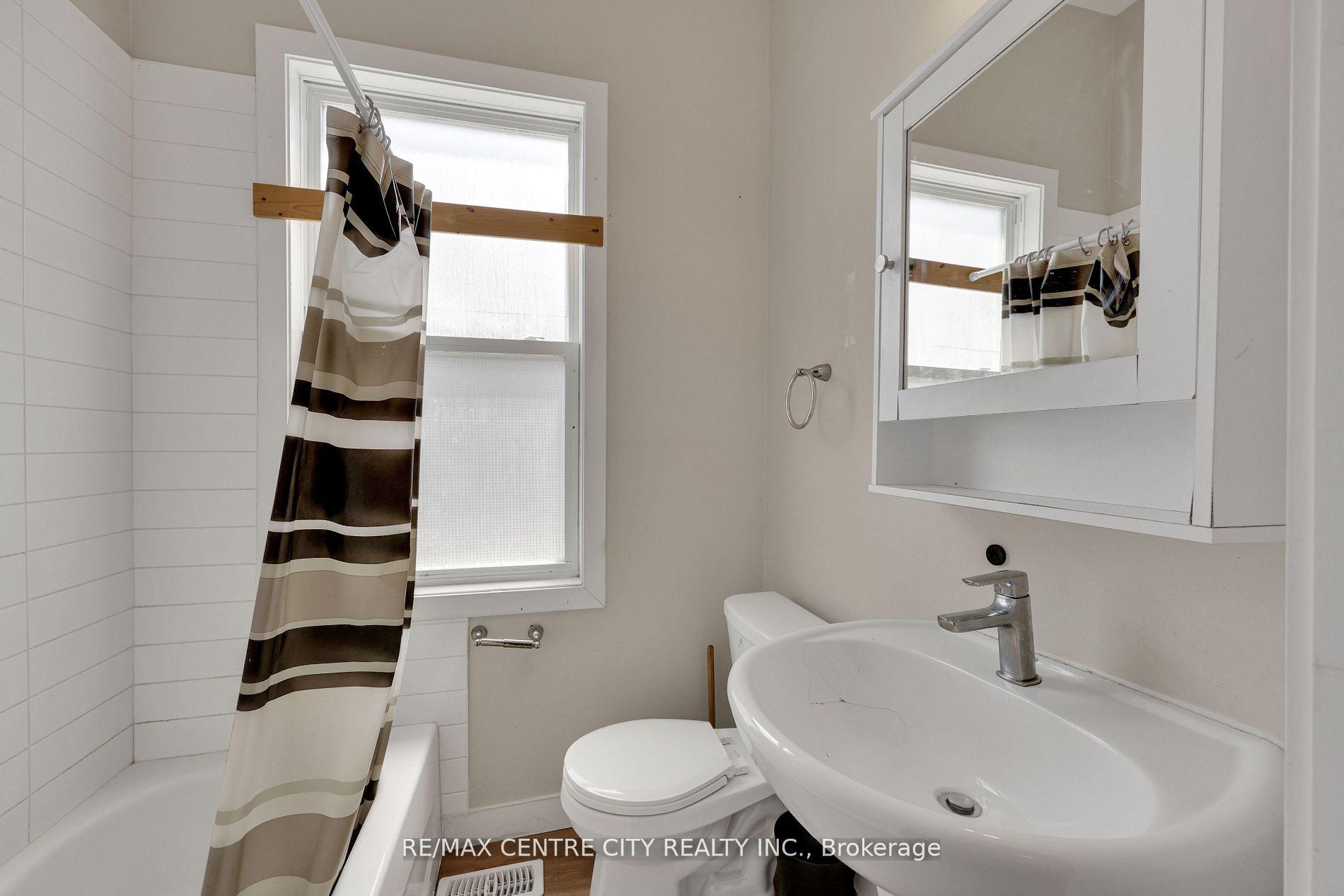 Photo 12 of 101 Hamilton Road, London, East K — HOMEH