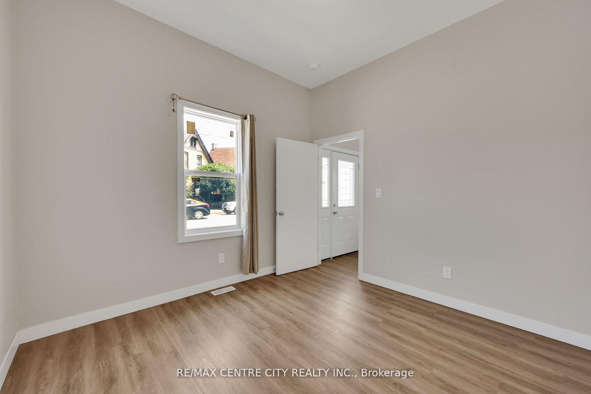 Photo 13 of 101 Hamilton Road, London, East K — HOMEH