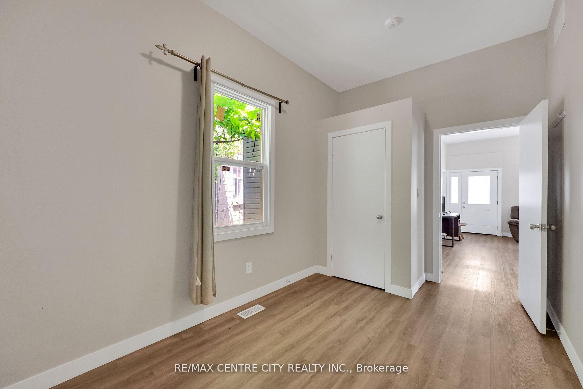 Photo 16 of 101 Hamilton Road, London, East K — HOMEH