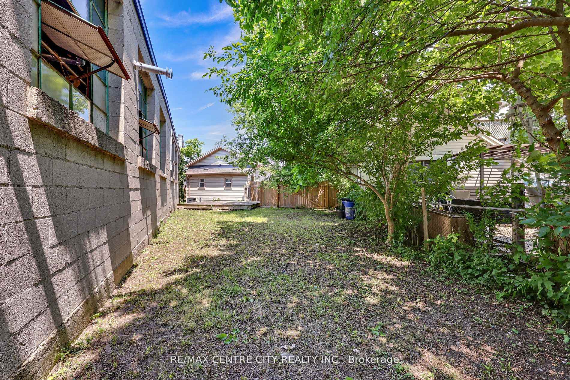 Photo 21 of 101 Hamilton Road, London, East K — HOMEH