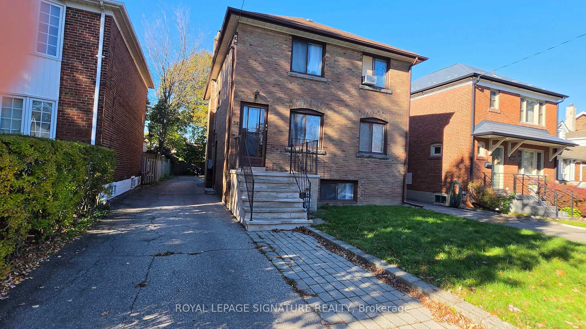 Photo 3 of Unit 3, 34 Nineteenth Street, Etobicoke, New Toronto — HOMEH