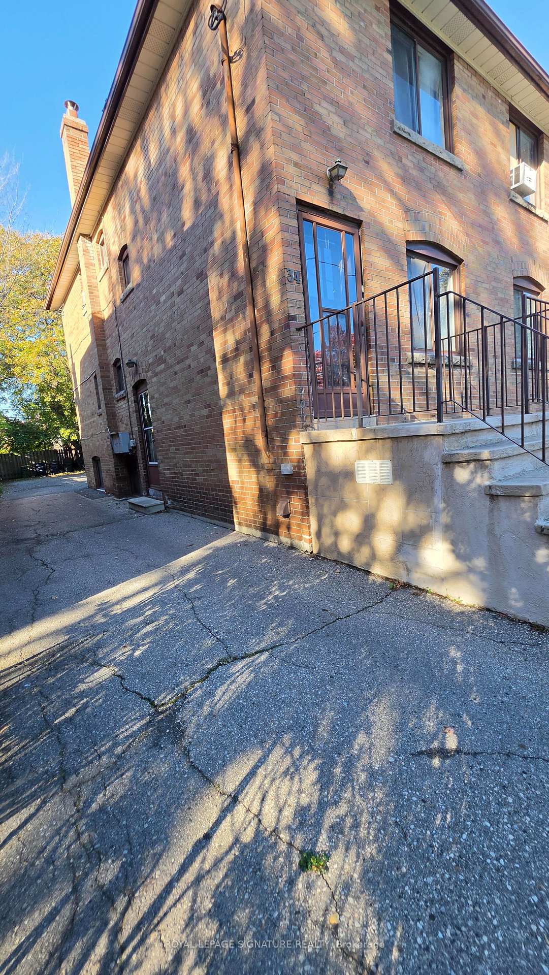 Photo 4 of Unit 3, 34 Nineteenth Street, Etobicoke, New Toronto — HOMEH