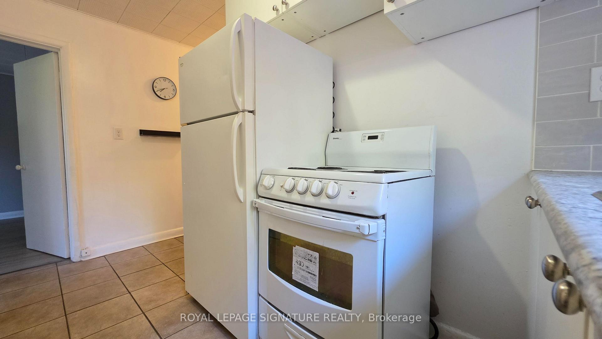 Photo 7 of Unit 3, 34 Nineteenth Street, Etobicoke, New Toronto — HOMEH