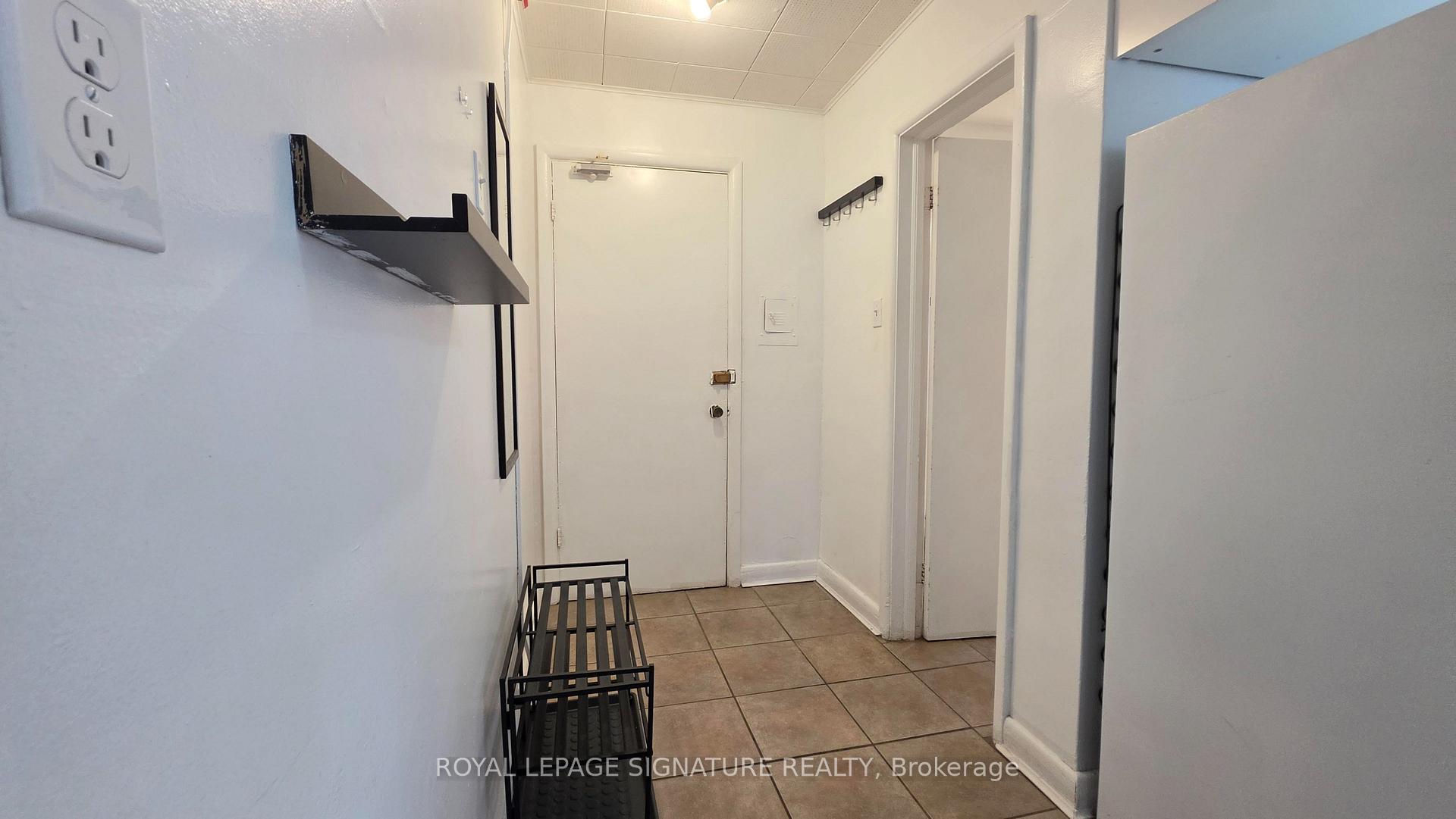 Photo 5 of Unit 3, 34 Nineteenth Street, Etobicoke, New Toronto — HOMEH