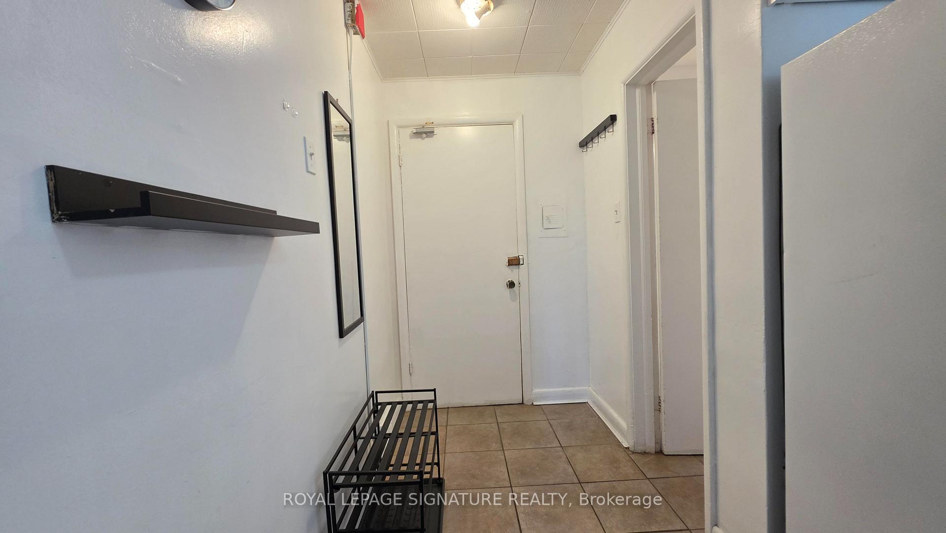 Photo 6 of Unit 3, 34 Nineteenth Street, Etobicoke, New Toronto — HOMEH