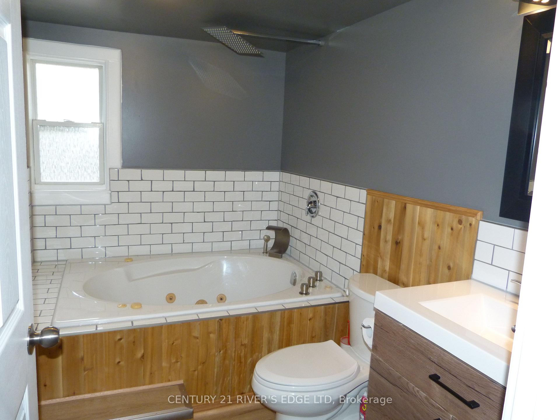Photo 16 of 24 Brouse Drive, South Dundas, Iroquois — HOMEH