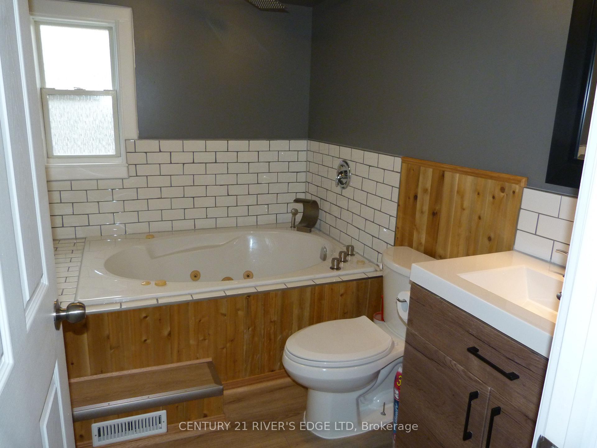 Photo 17 of 24 Brouse Drive, South Dundas, Iroquois — HOMEH