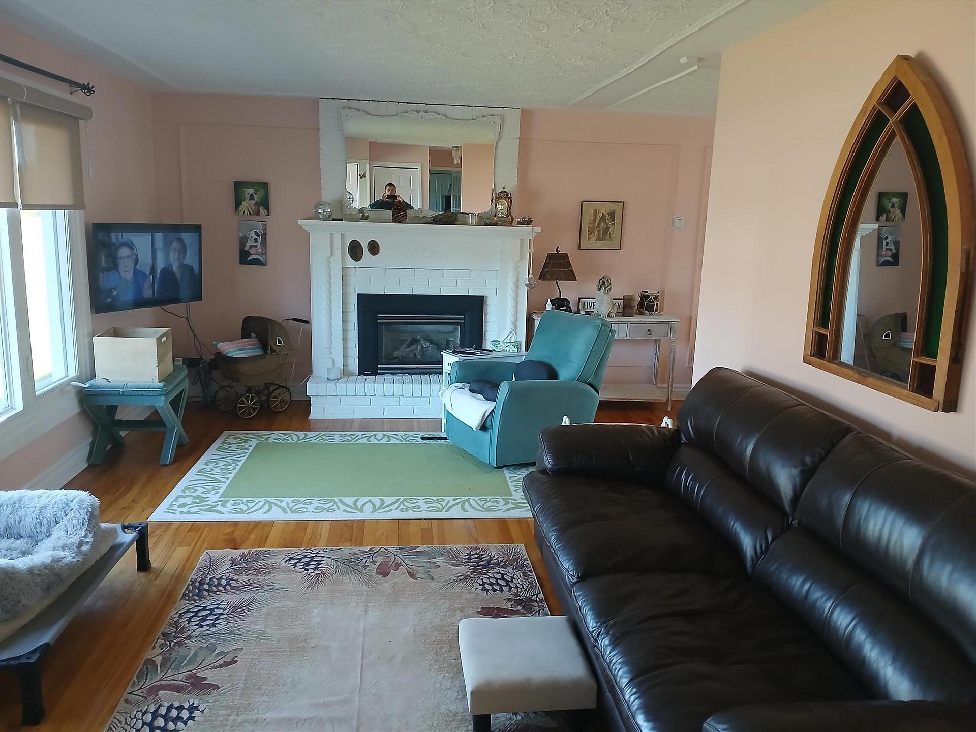 Photo 2 of 29 Blackwell Road, Elliot Lake — HOMEH