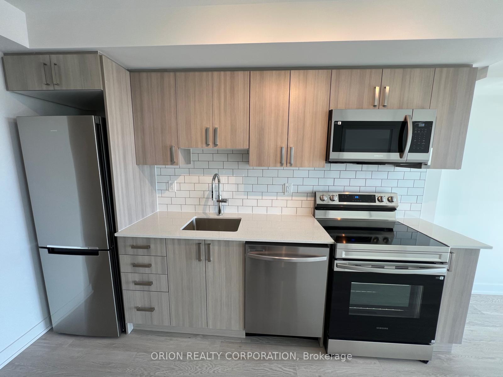 Photo 6 of Unit 1807, 1010 Sandy Beach Road, Pickering, Bay Ridges — HOMEH