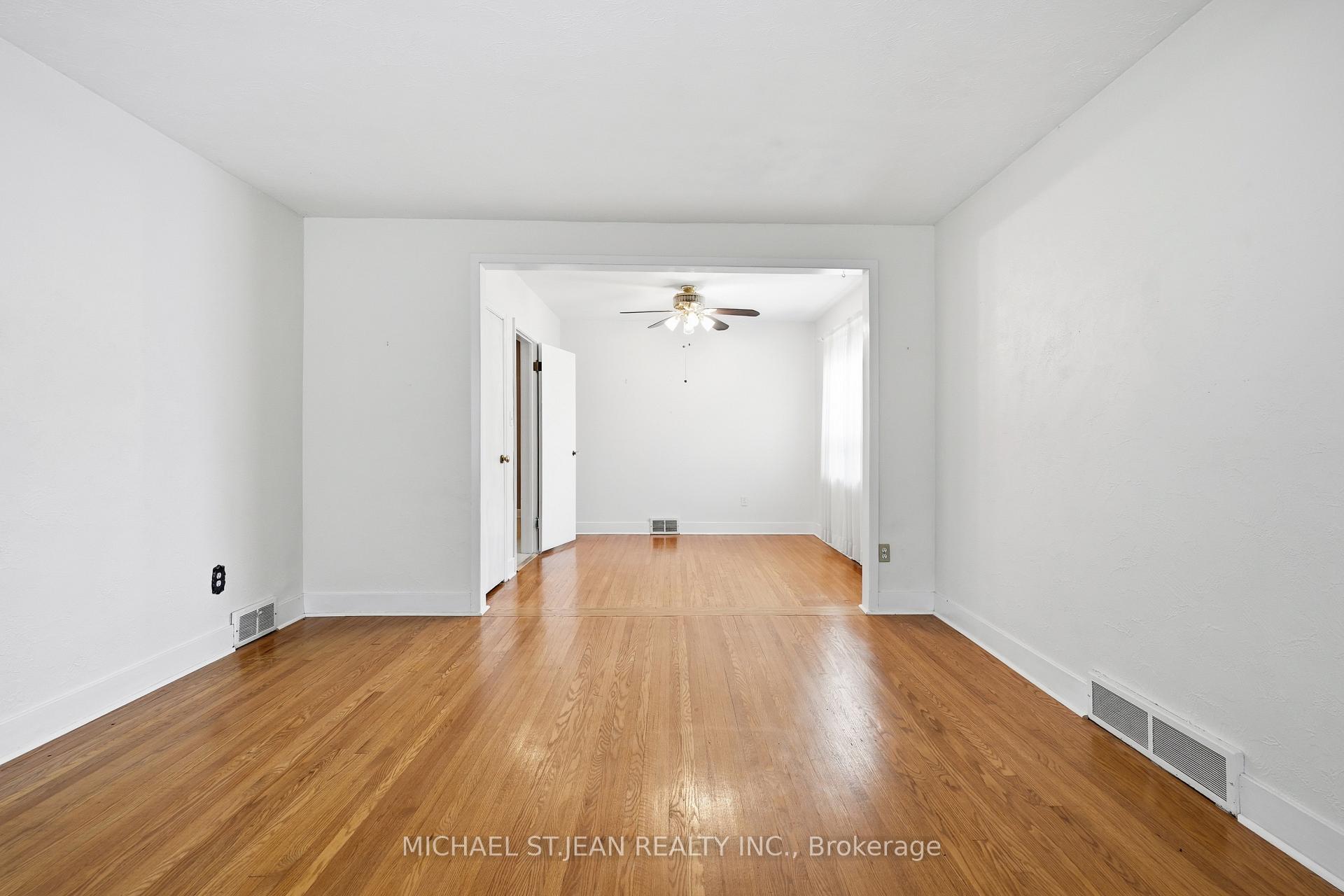 Photo 9 of 7112 Dunn Street, Niagara Falls, Arad/Fallsview — HOMEH