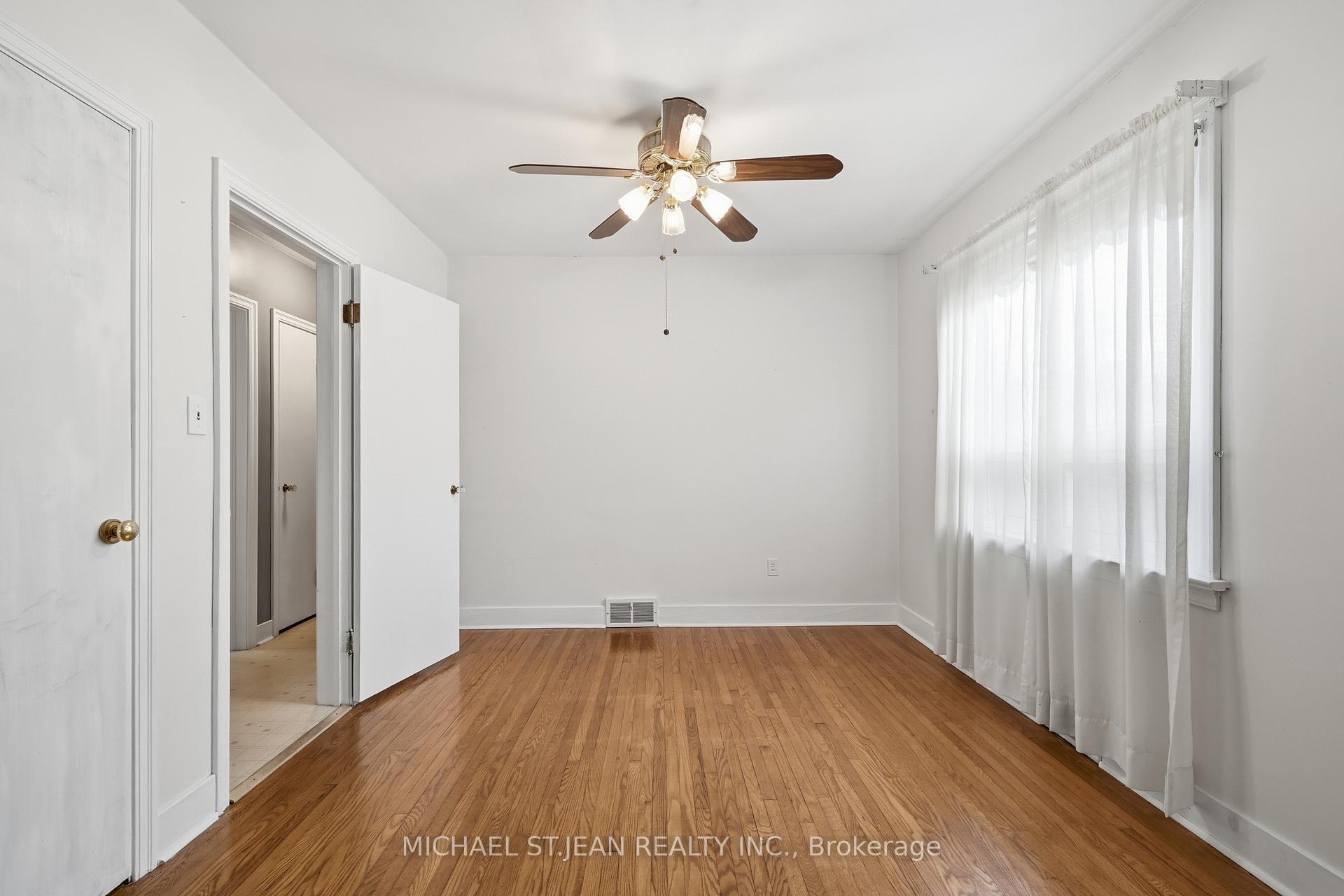 Photo 11 of 7112 Dunn Street, Niagara Falls, Arad/Fallsview — HOMEH