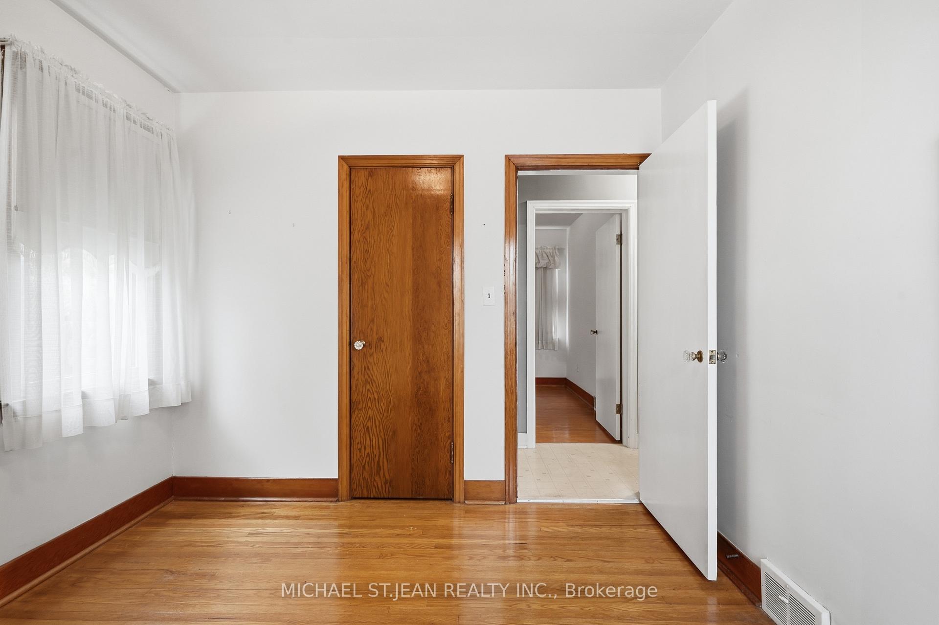 Photo 16 of 7112 Dunn Street, Niagara Falls, Arad/Fallsview — HOMEH