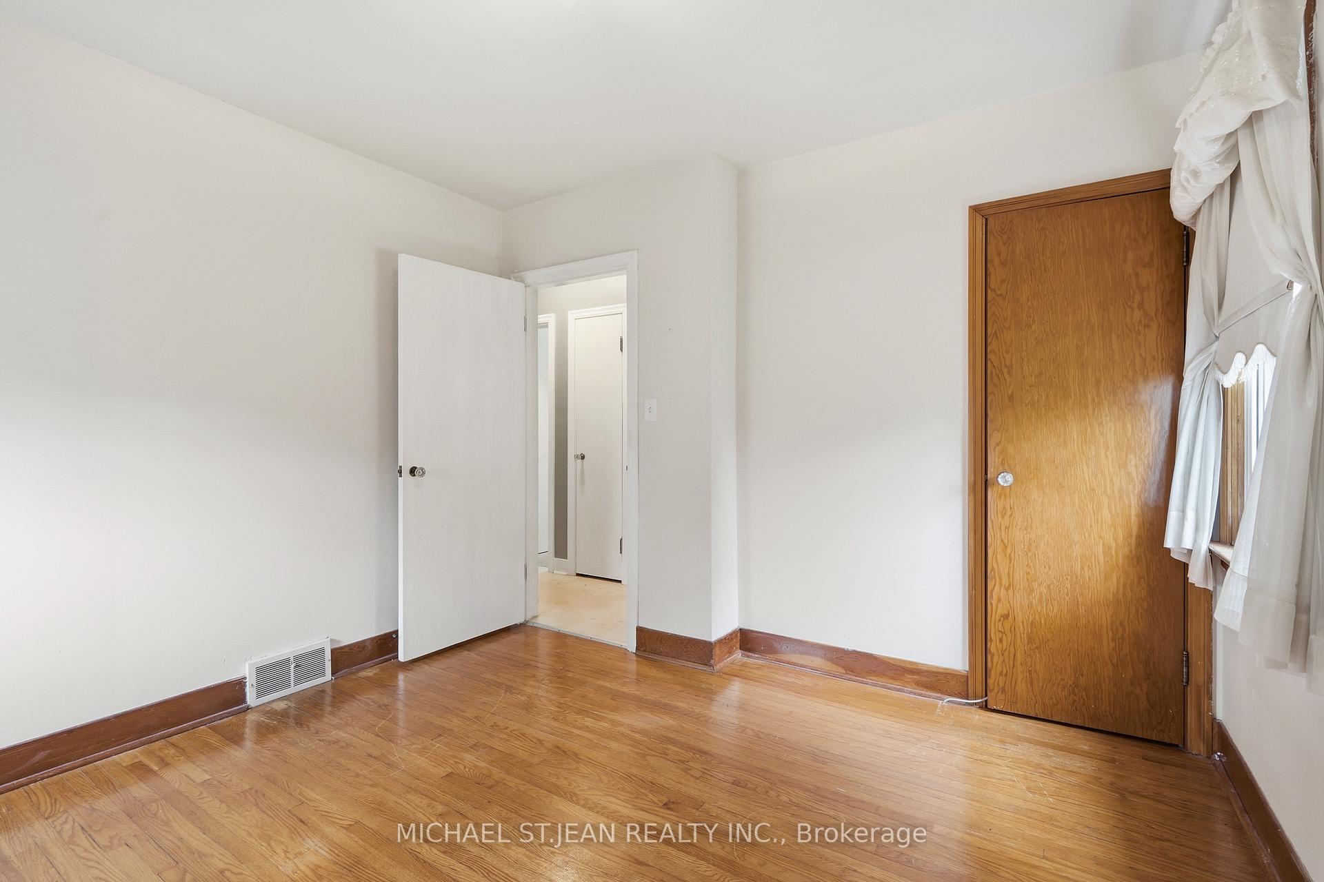 Photo 18 of 7112 Dunn Street, Niagara Falls, Arad/Fallsview — HOMEH