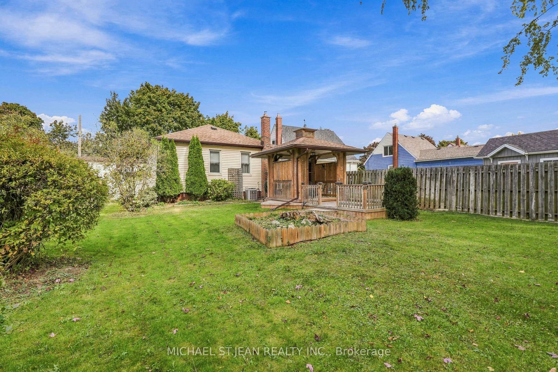 Photo 32 of 7112 Dunn Street, Niagara Falls, Arad/Fallsview — HOMEH