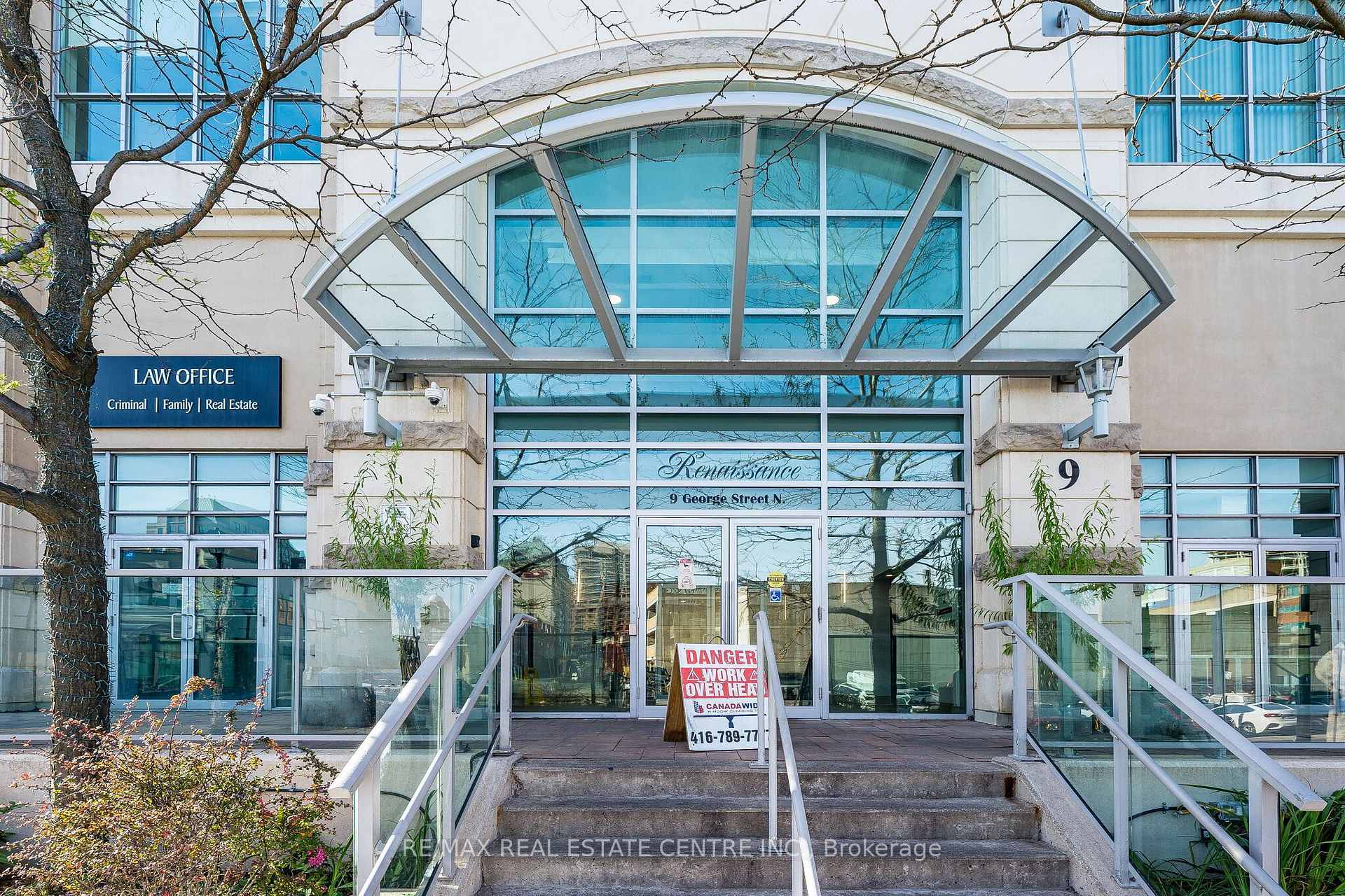 Photo 5 of Unit 901, 9 George Street N, Brampton, Downtown Brampton — HOMEH
