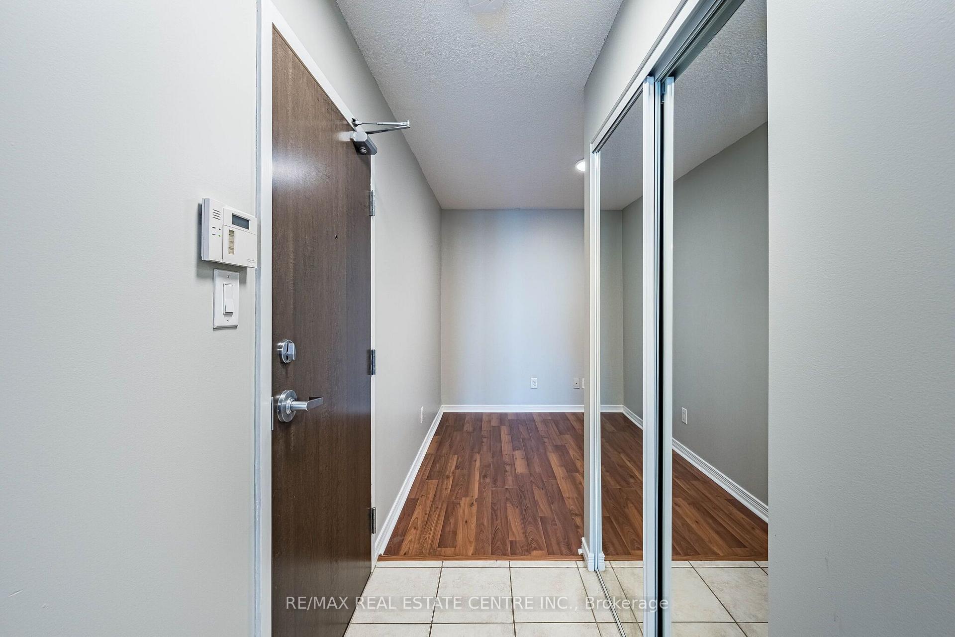 Photo 9 of Unit 901, 9 George Street N, Brampton, Downtown Brampton — HOMEH