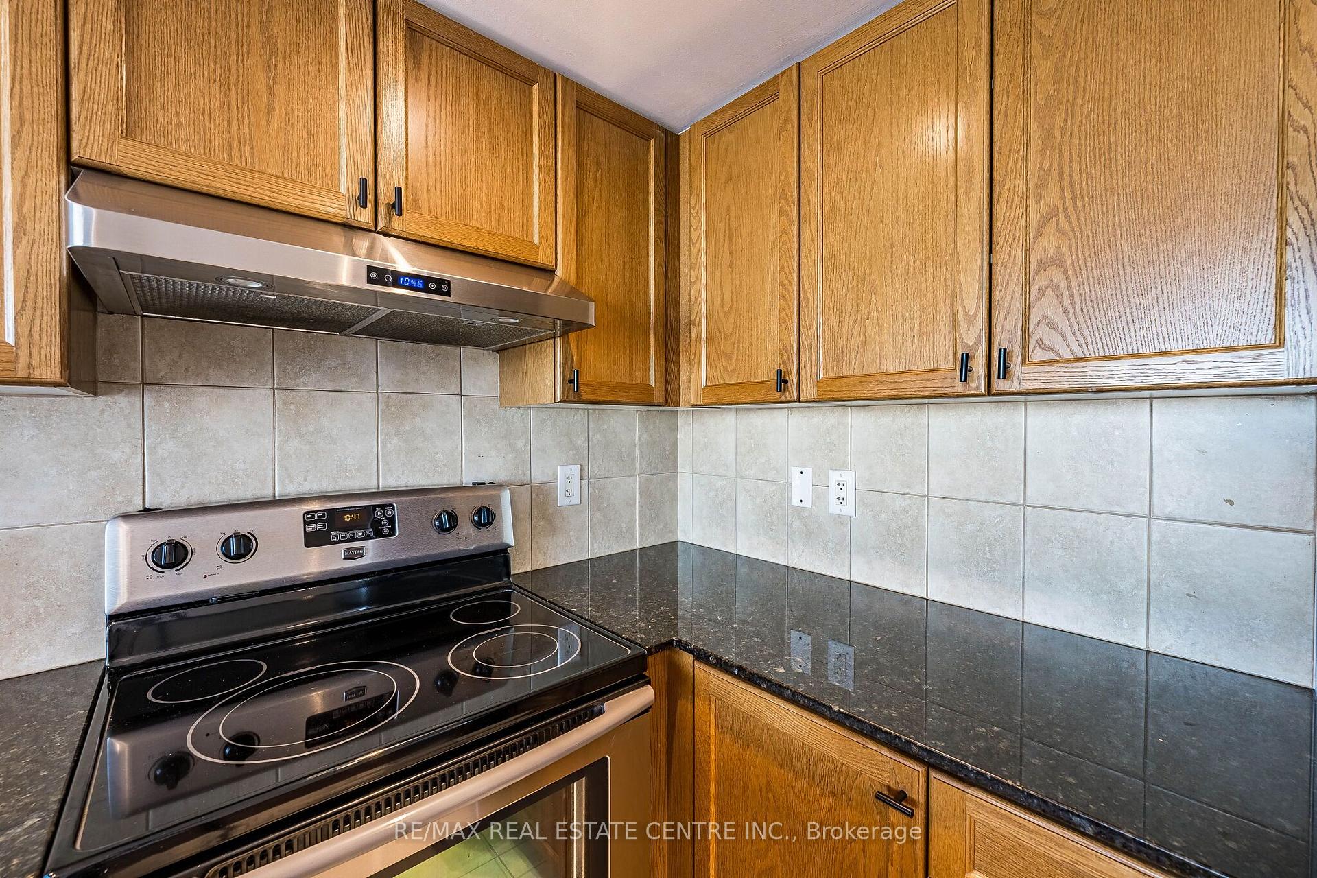 Photo 16 of Unit 901, 9 George Street N, Brampton, Downtown Brampton — HOMEH