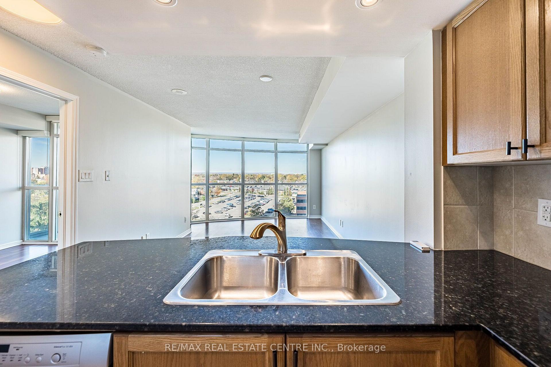 Photo 17 of Unit 901, 9 George Street N, Brampton, Downtown Brampton — HOMEH