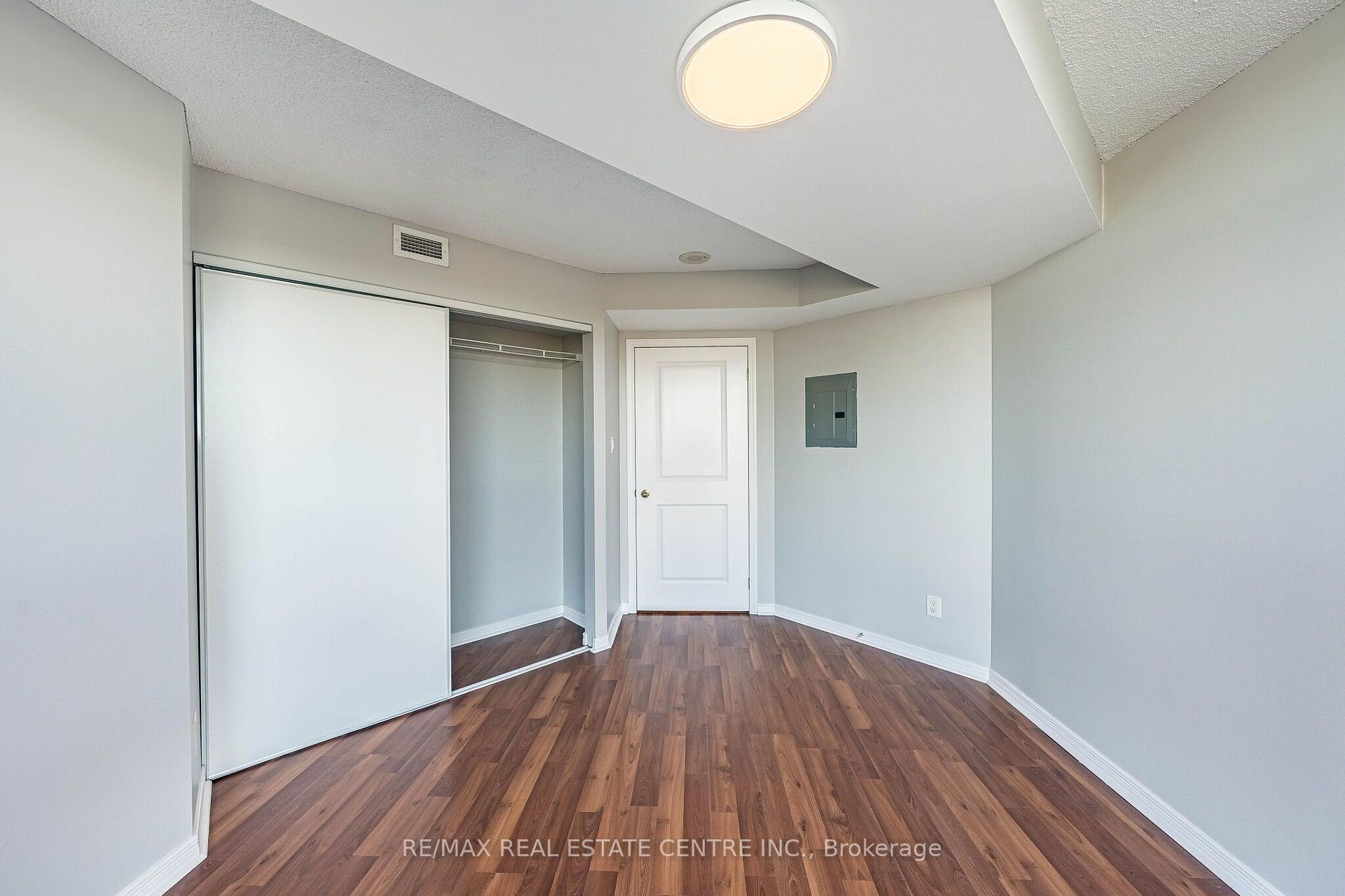 Photo 28 of Unit 901, 9 George Street N, Brampton, Downtown Brampton — HOMEH