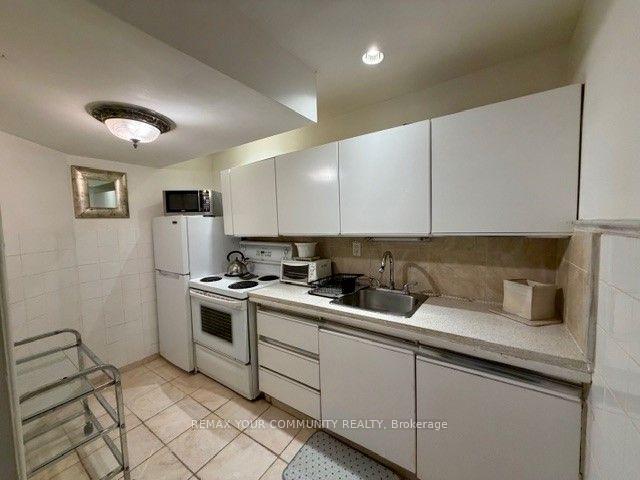 Photo 16 of Unit Lower Level, 15500 Leslie Street, Aurora, Rural Aurora — HOMEH