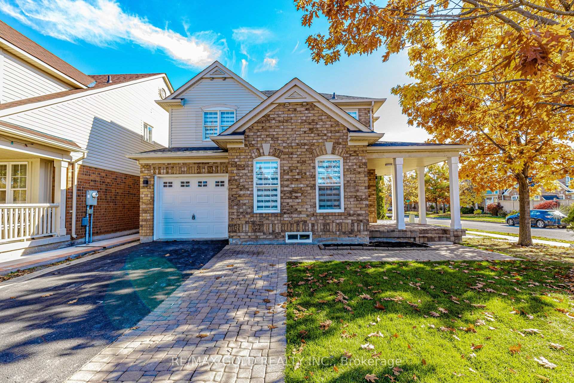 Photo 2 of 1 Orangegrove Drive, Brampton, Fletcher's Meadow — HOMEH