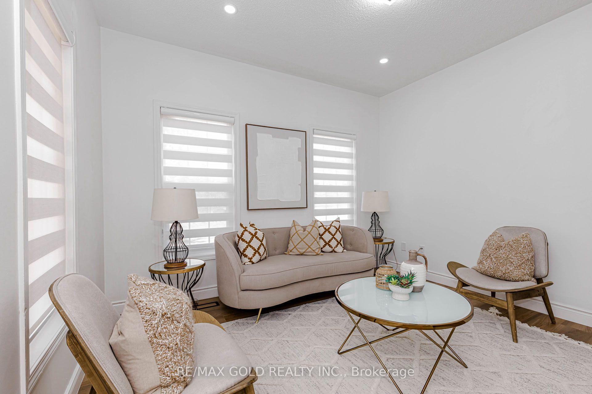 Photo 8 of 1 Orangegrove Drive, Brampton, Fletcher's Meadow — HOMEH