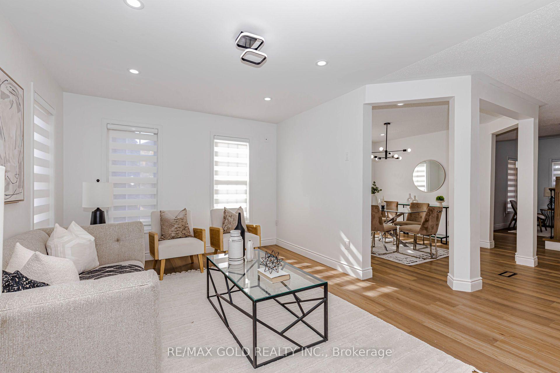 Photo 15 of 1 Orangegrove Drive, Brampton, Fletcher's Meadow — HOMEH