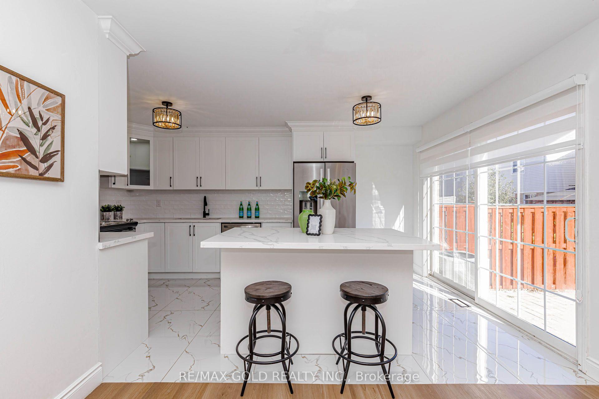 Photo 17 of 1 Orangegrove Drive, Brampton, Fletcher's Meadow — HOMEH