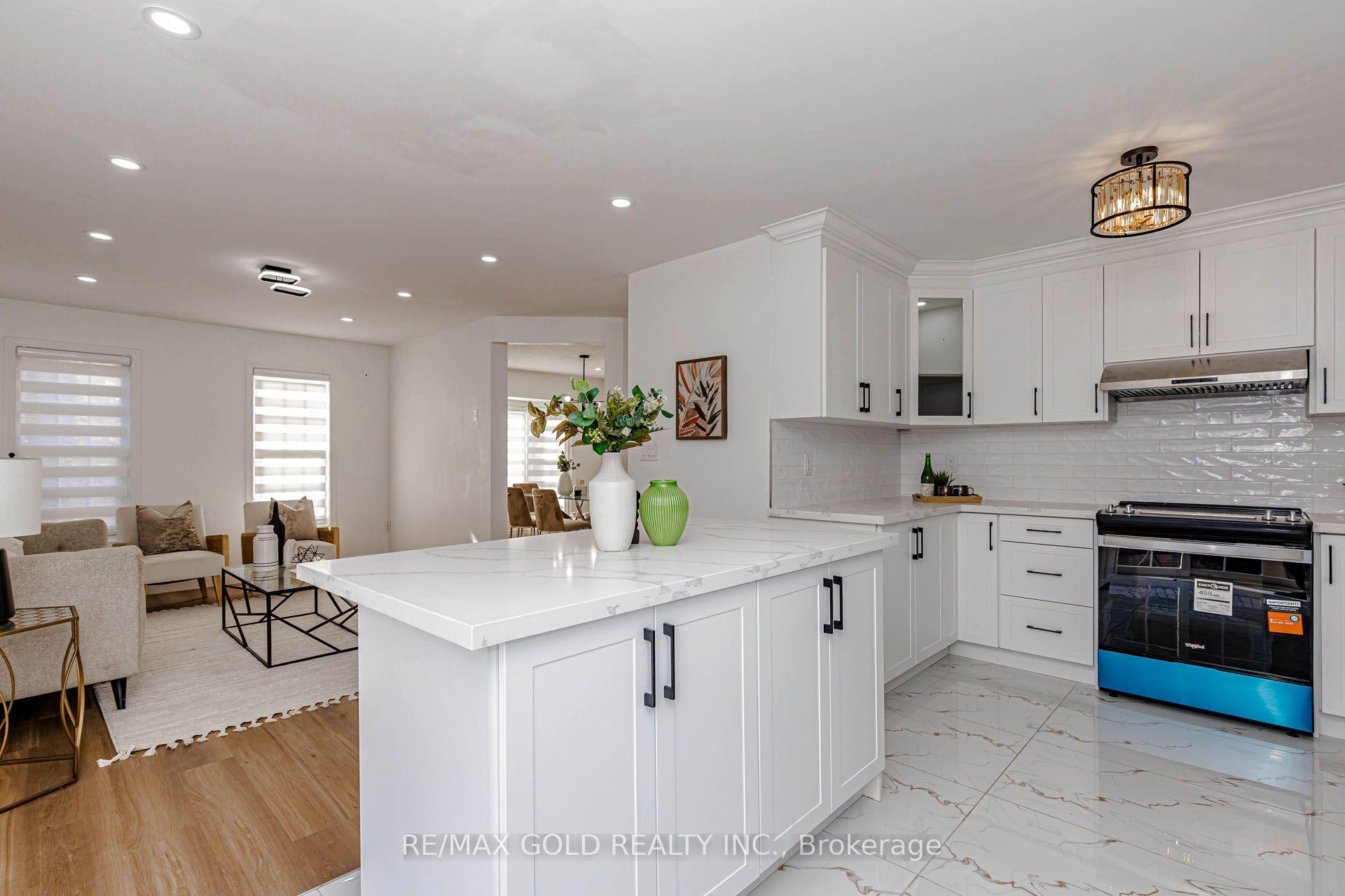 Photo 20 of 1 Orangegrove Drive, Brampton, Fletcher's Meadow — HOMEH