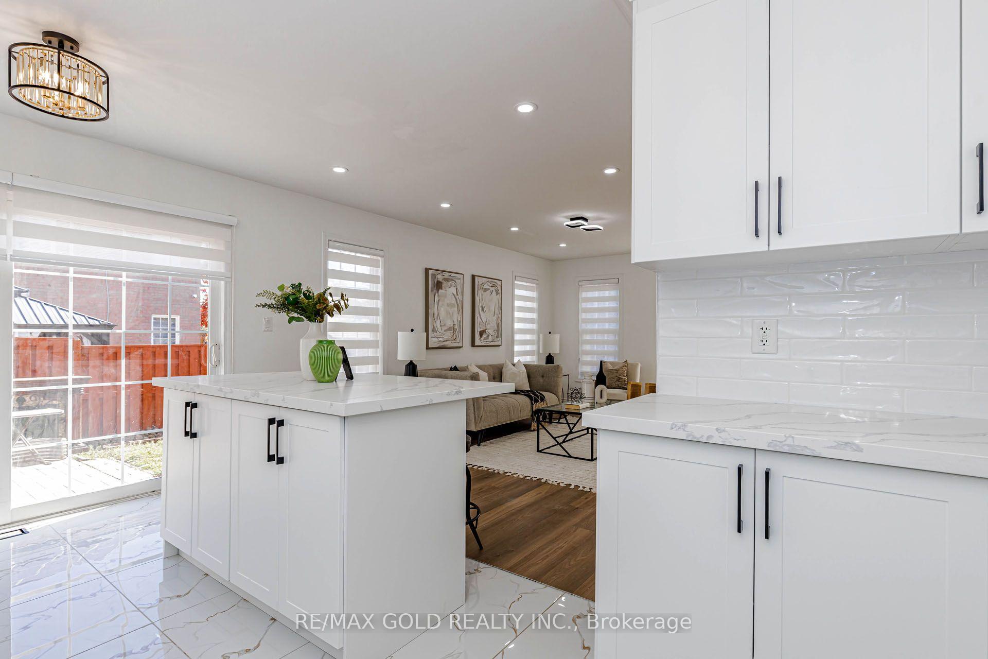 Photo 21 of 1 Orangegrove Drive, Brampton, Fletcher's Meadow — HOMEH