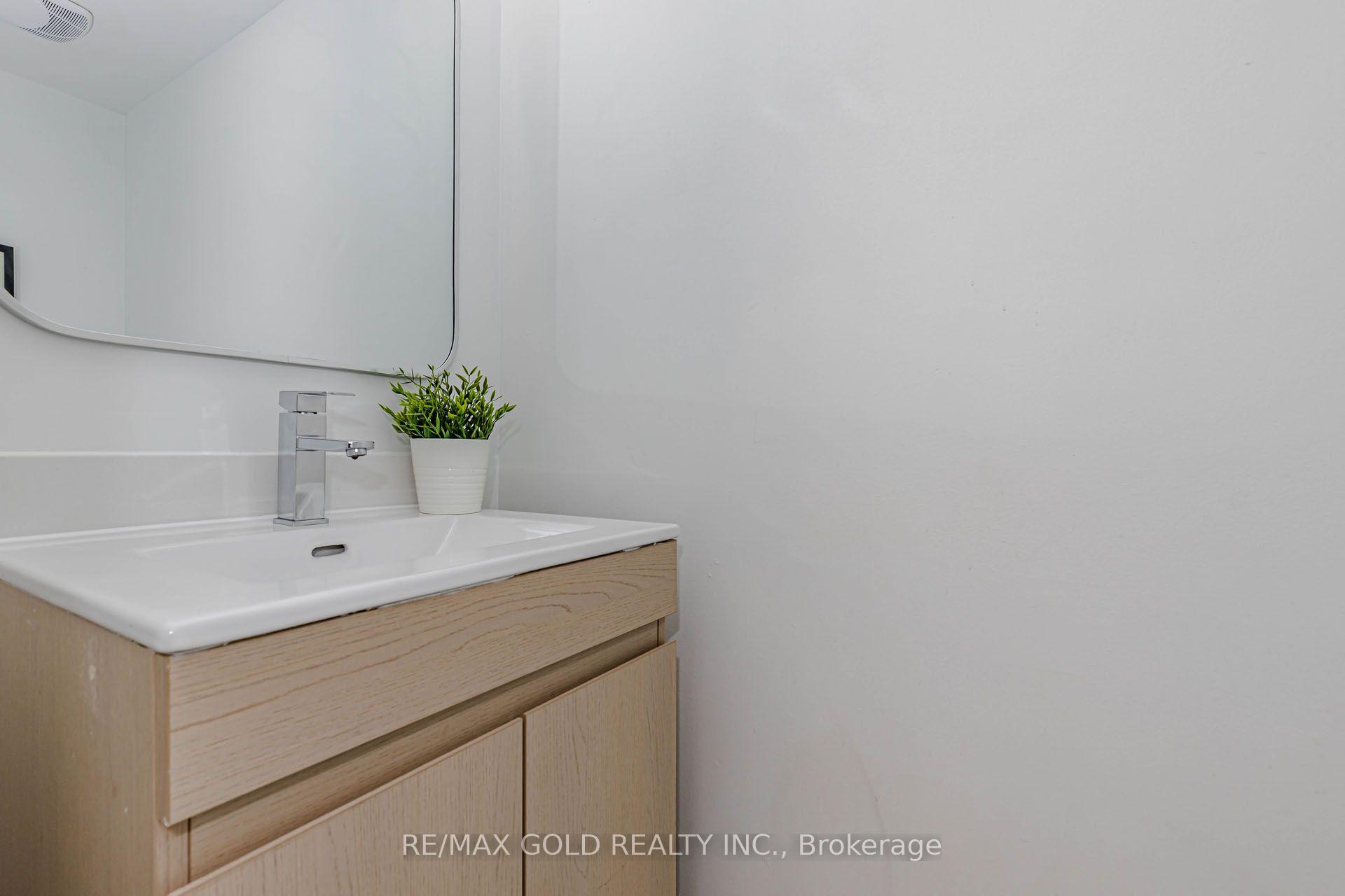 Photo 22 of 1 Orangegrove Drive, Brampton, Fletcher's Meadow — HOMEH